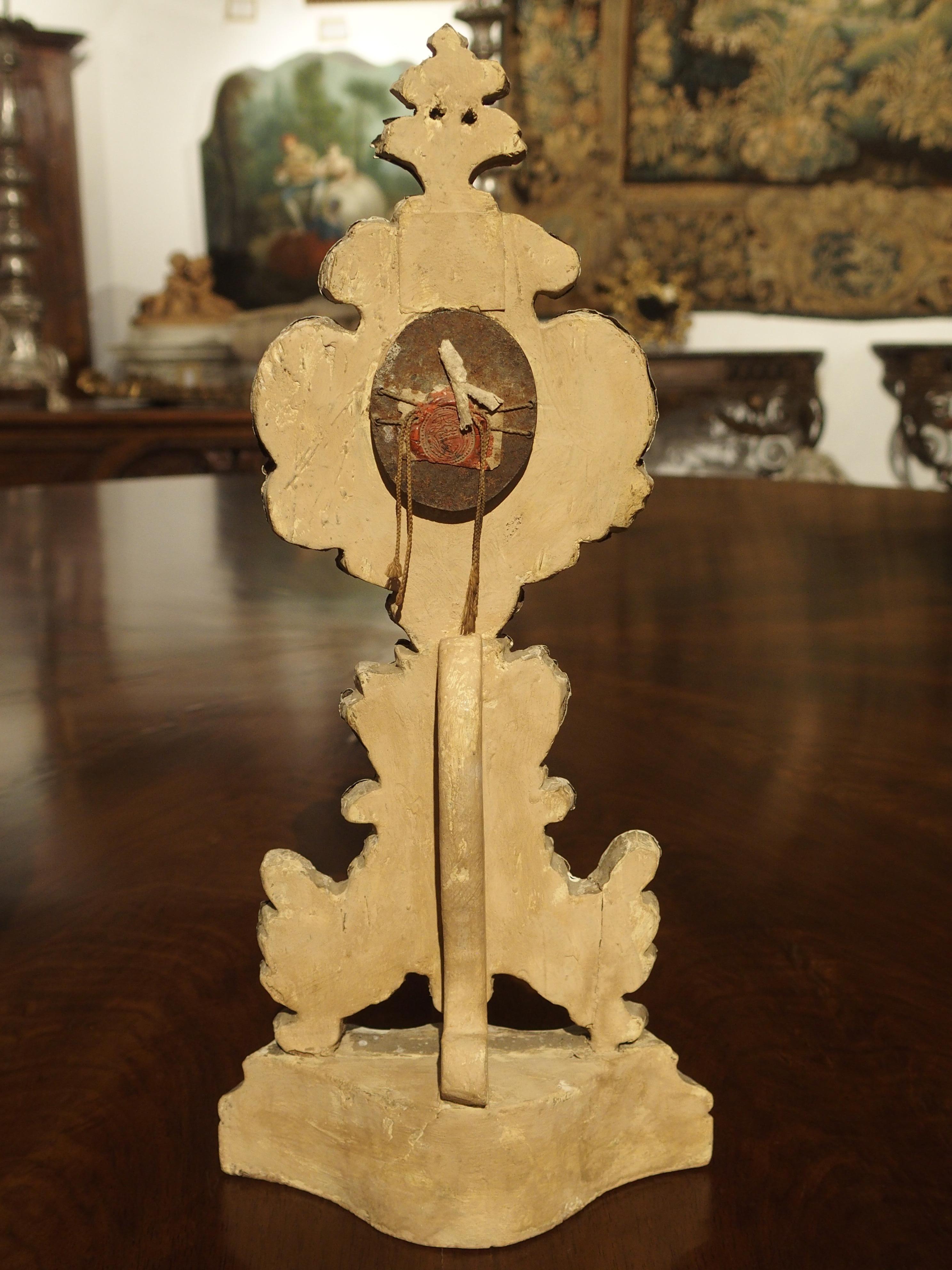 Paire de reliquaires français en bois argenté, vers 1750 en vente 7