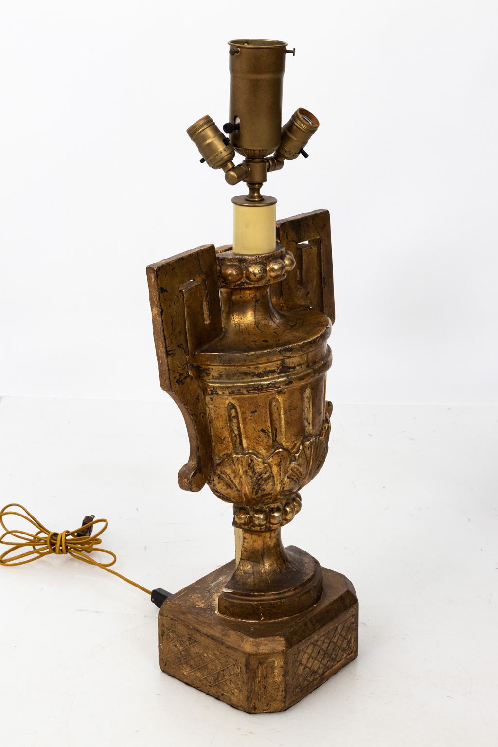 Foglia d’argento Coppia di lampade a forma di urna Silverleaf