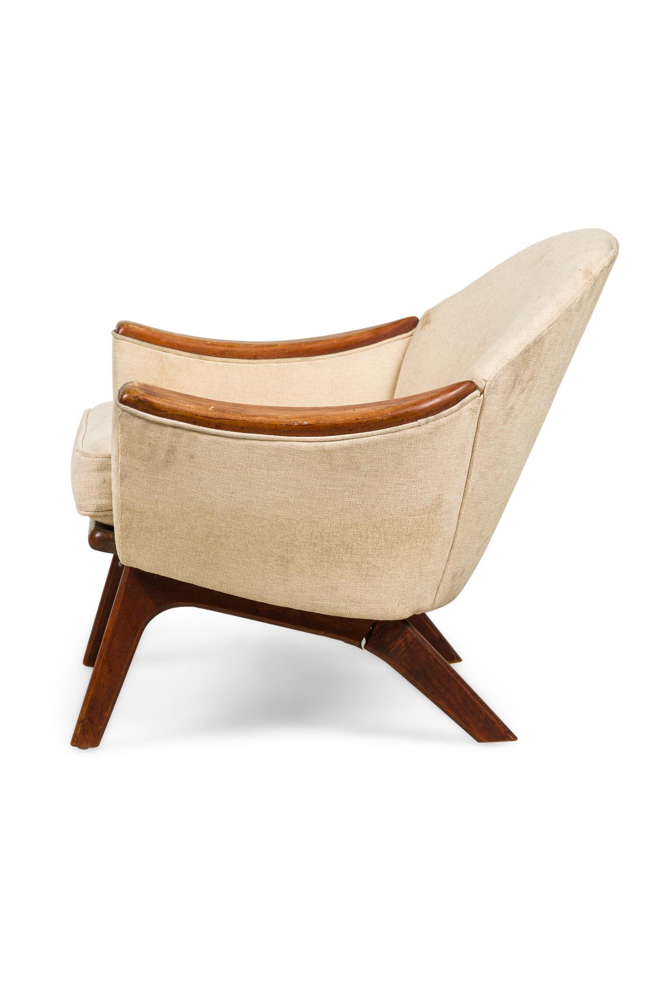 Américain Paire de chaises longues modernes américaines similaires, Adrian Pearsall en vente
