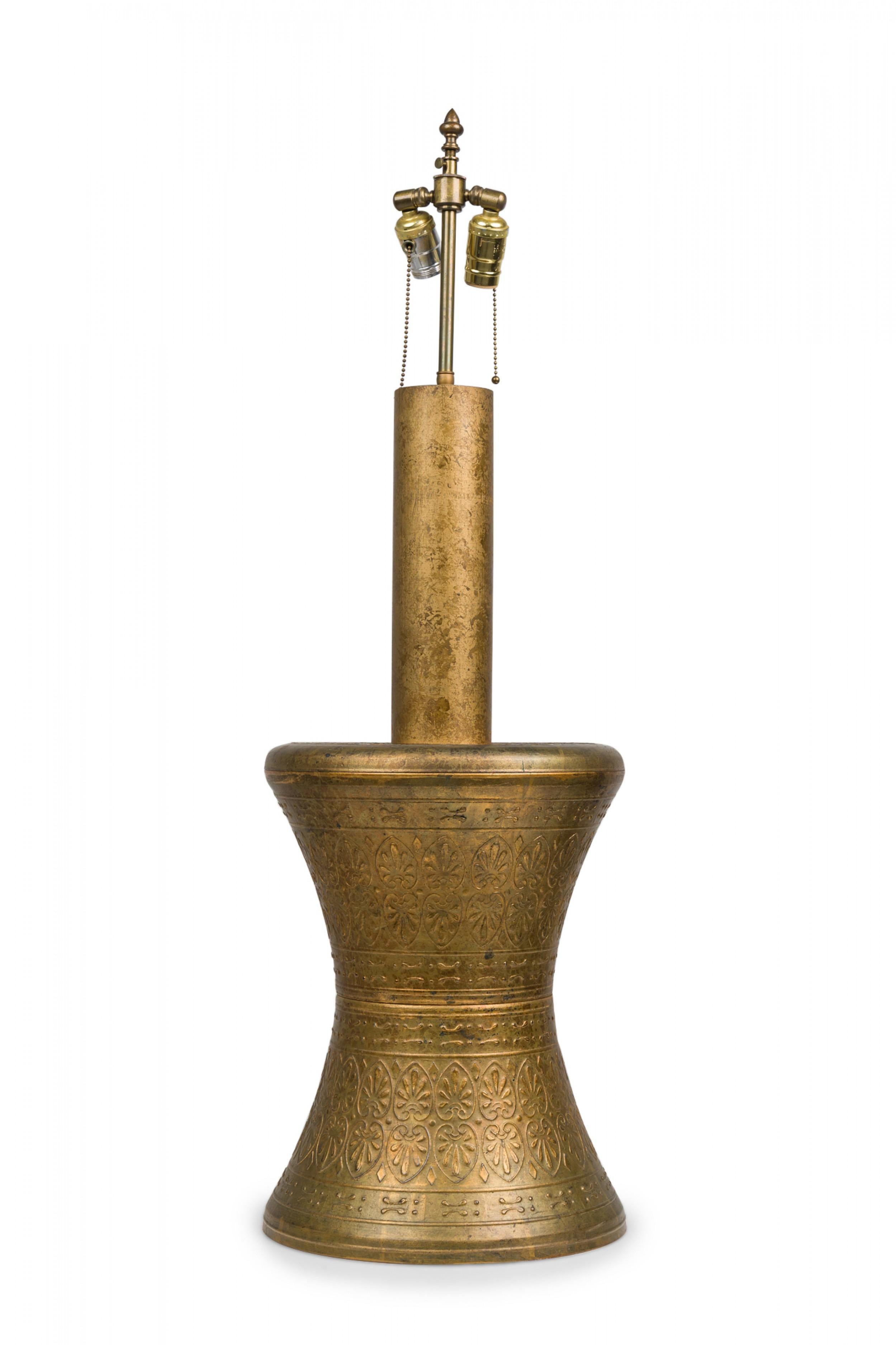 Paar amerikanische Harvey Probber-Trommel-Tischlampen aus vergoldetem Metall, marokkanisch (20. Jahrhundert) im Angebot
