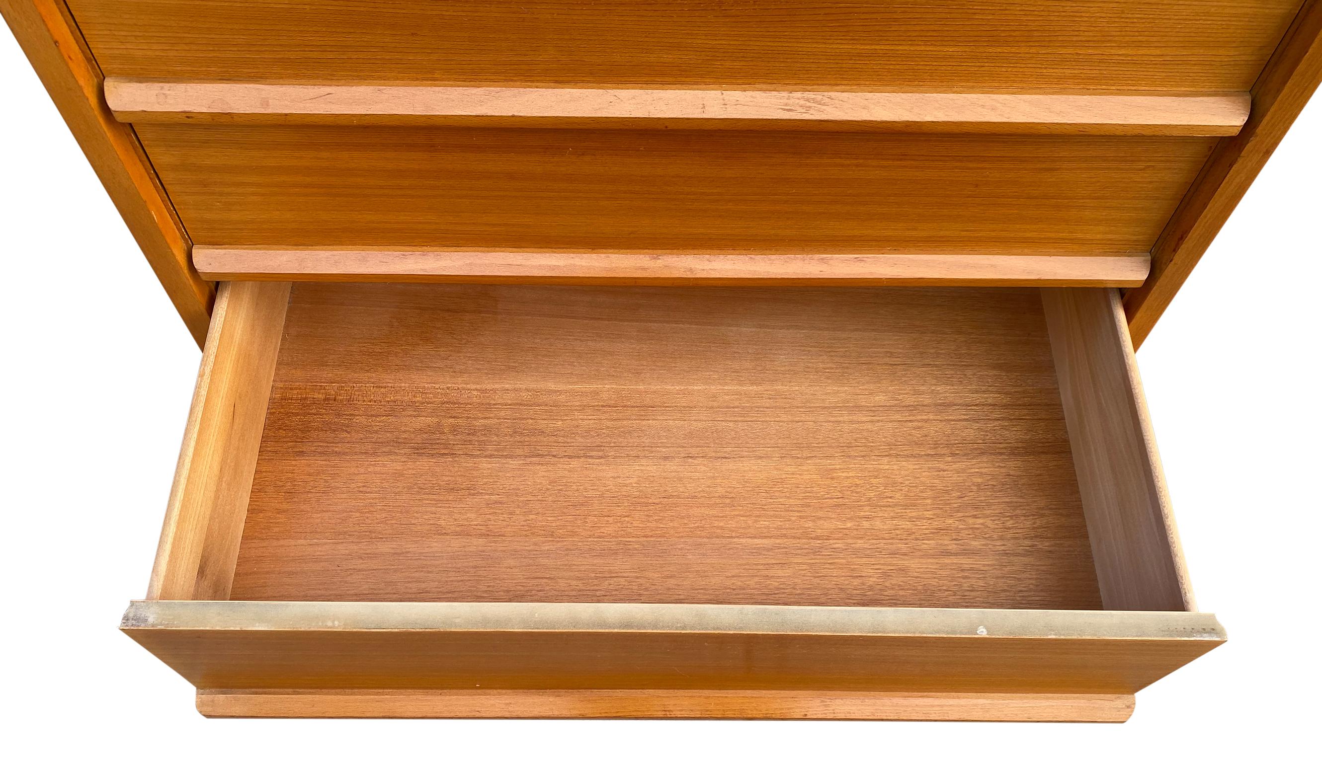 Pair of Simple Mid-Century Modern Blonde Maple 5-Drawer Dressers 4