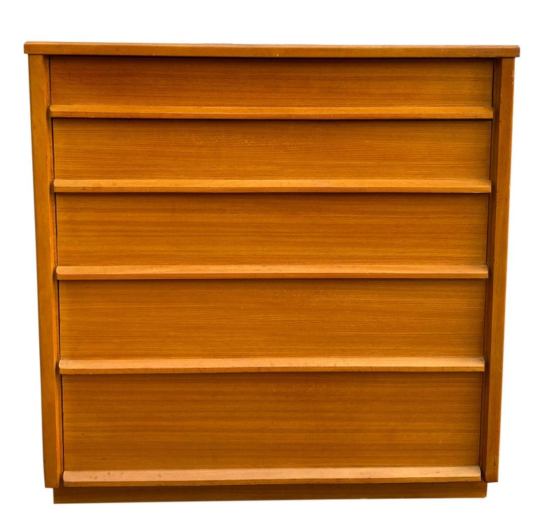 Pair of Simple MidCentury Modern Blonde Maple 5Drawer Dressers at 1stDibs