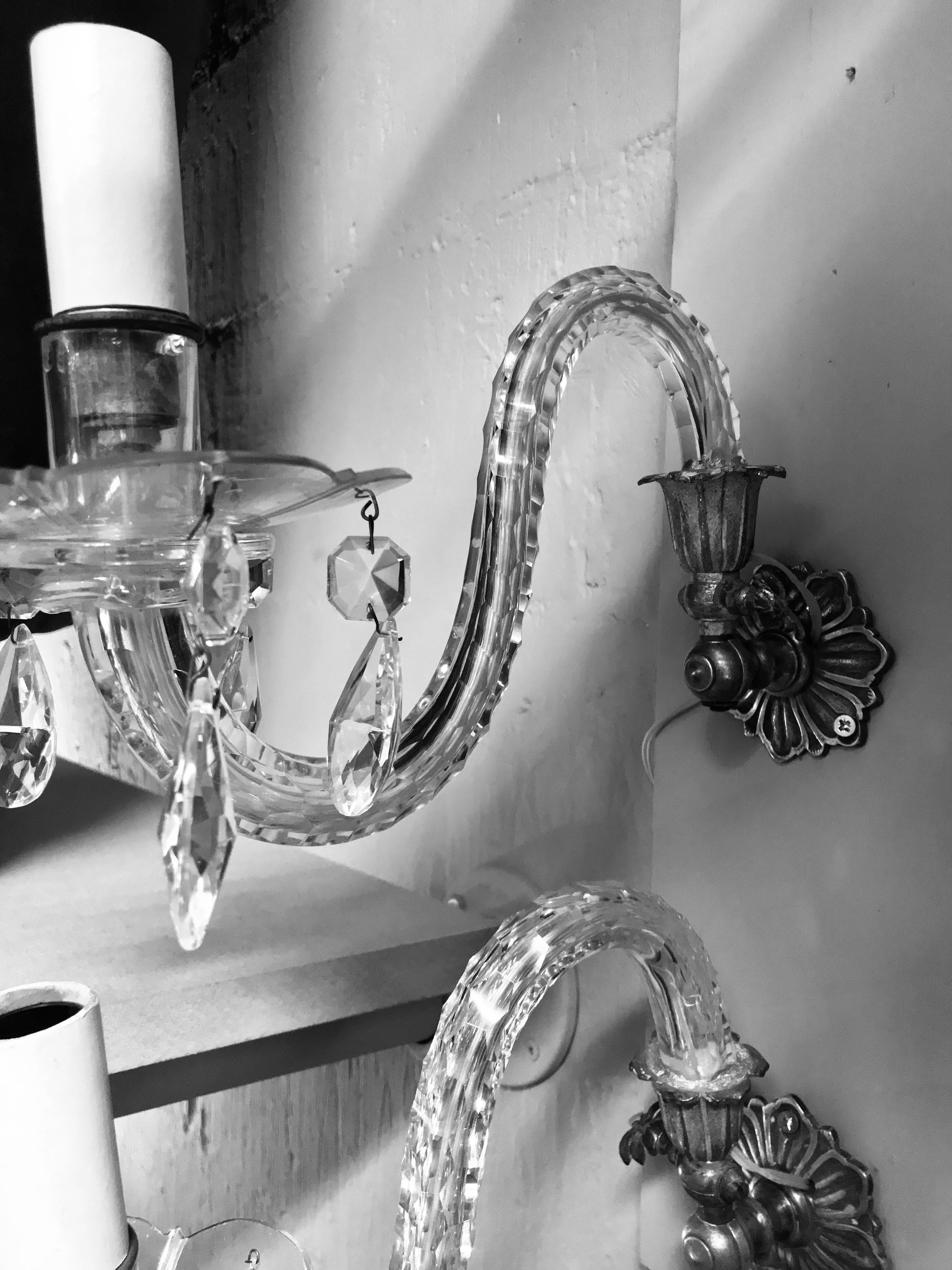 Pair of Single-Arm Cut Glass Sconces In Good Condition In London, GB