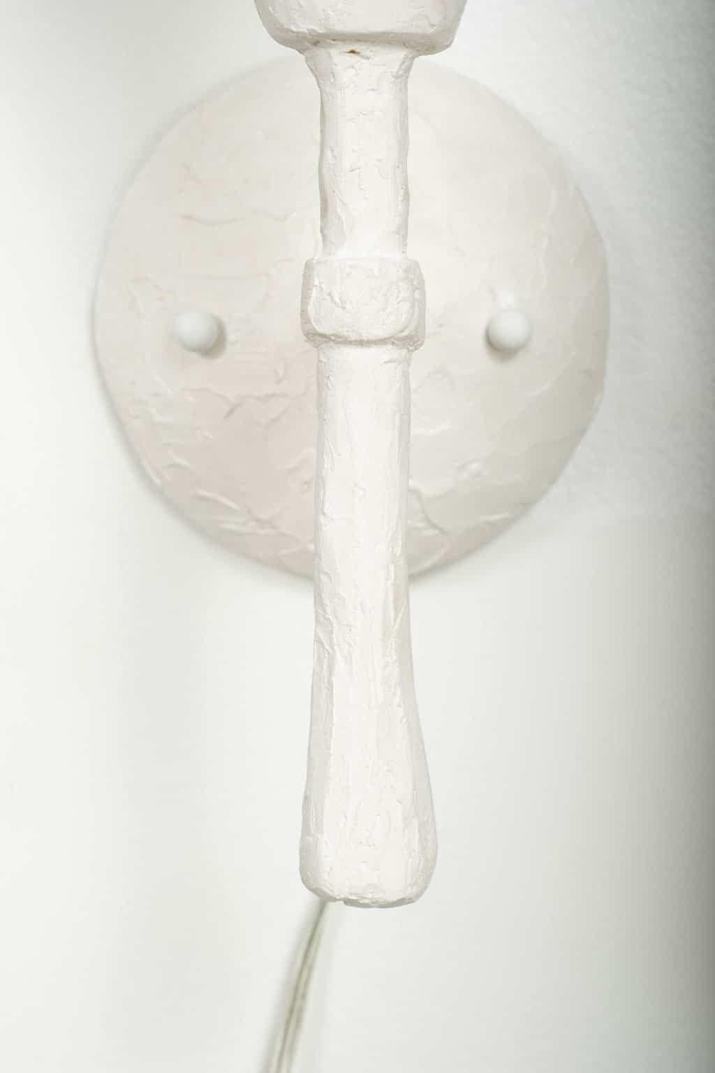 20th Century Pair of Single-Arm White Plaster Sconces For Sale