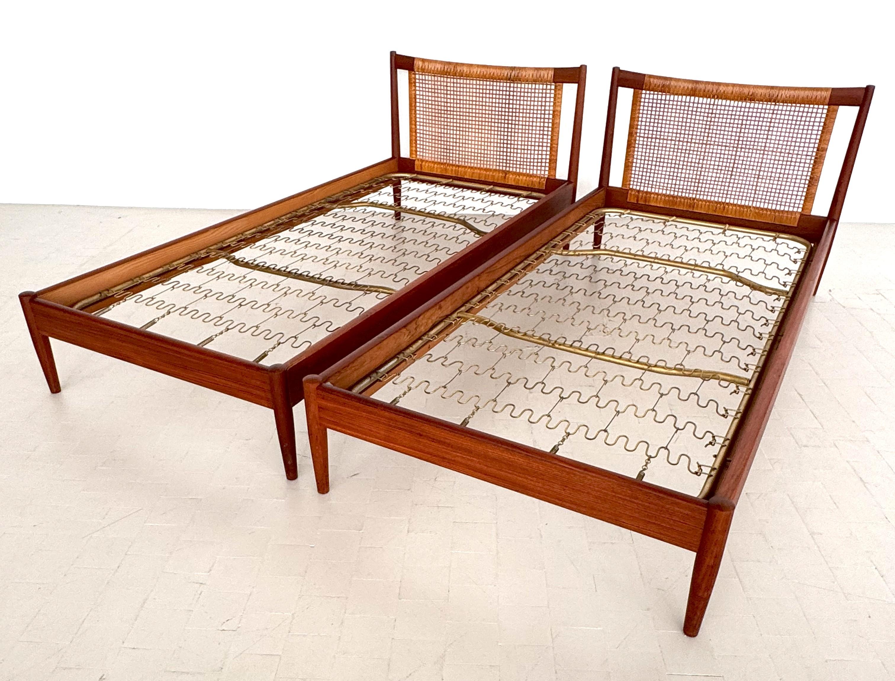 Paire de lits simples par Børge Mogensen pour Søborg Møbelfabrik Danemark, années 1950 en vente 4