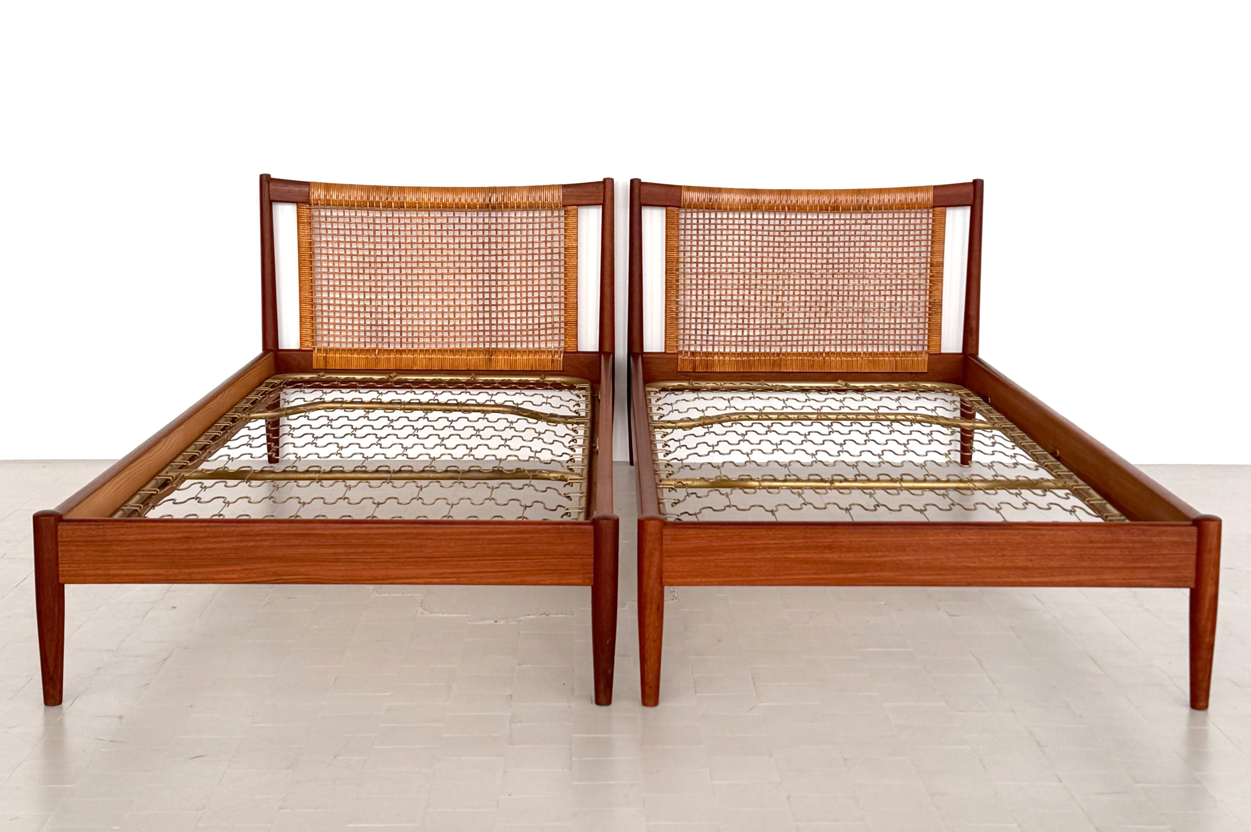 Paire de lits simples par Børge Mogensen pour Søborg Møbelfabrik Danemark, années 1950 en vente 8