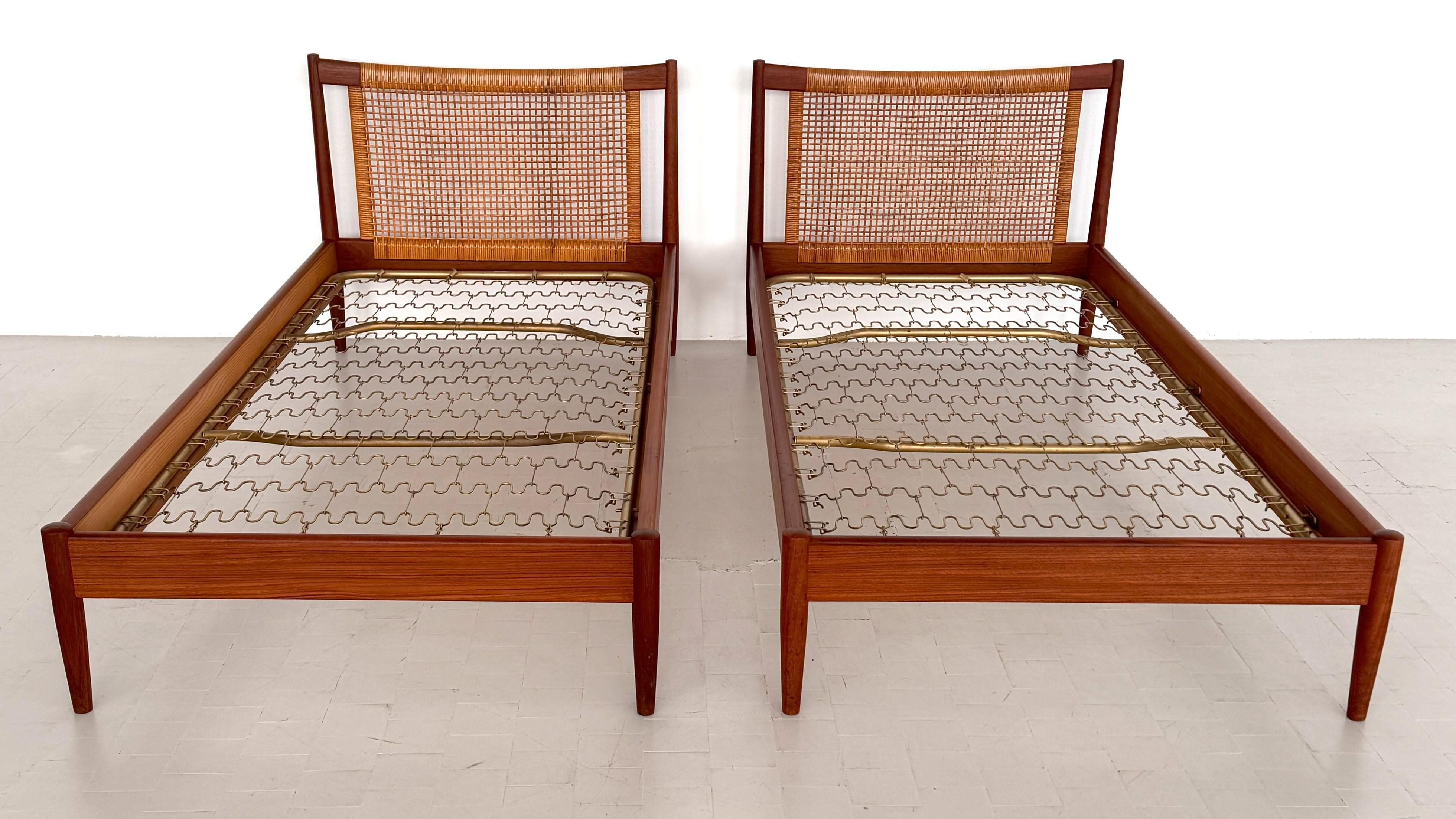 Paire de lits simples par Børge Mogensen pour Søborg Møbelfabrik Danemark, années 1950 en vente 10