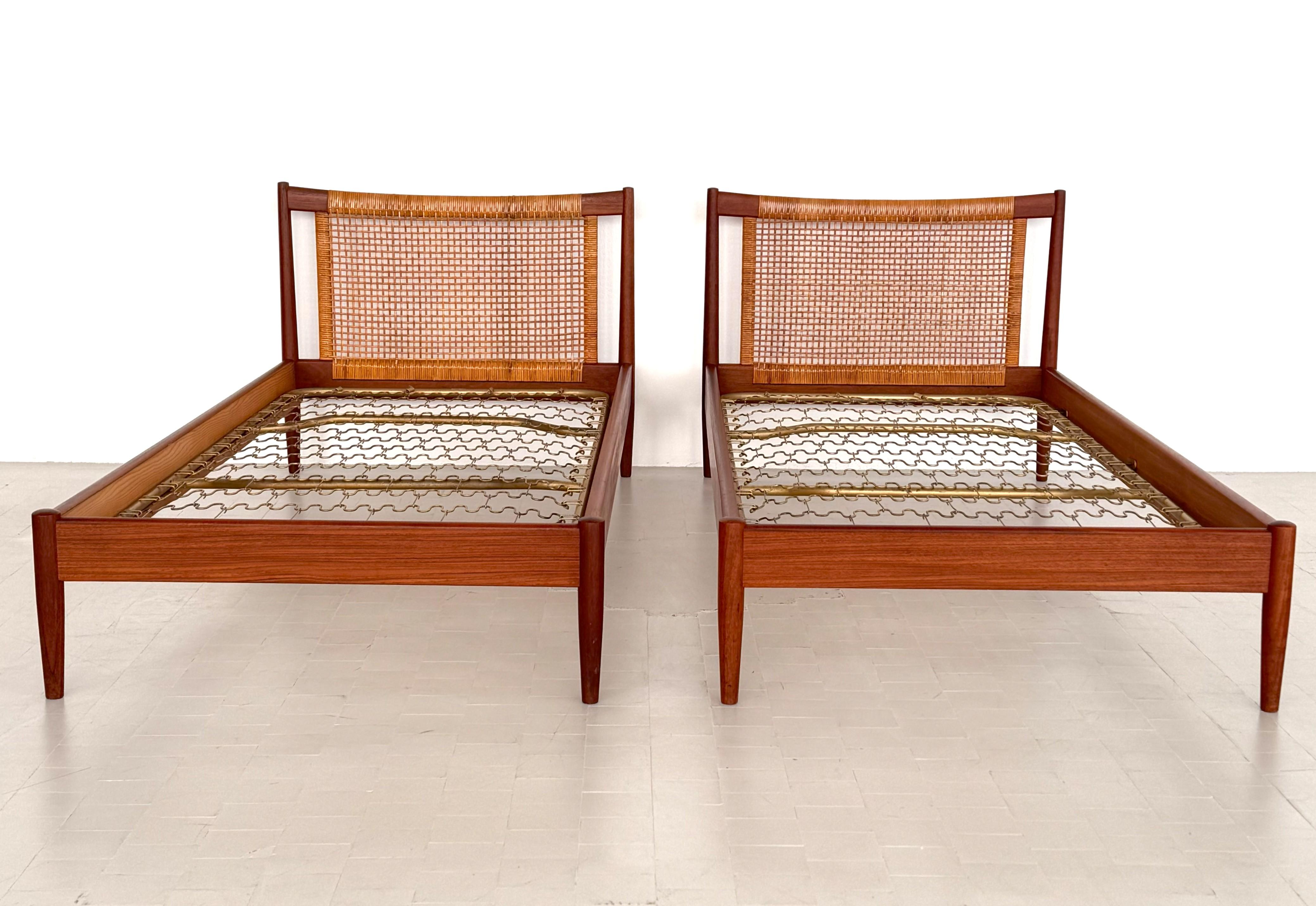 Paire de lits simples par Børge Mogensen pour Søborg Møbelfabrik Danemark, années 1950 en vente 11