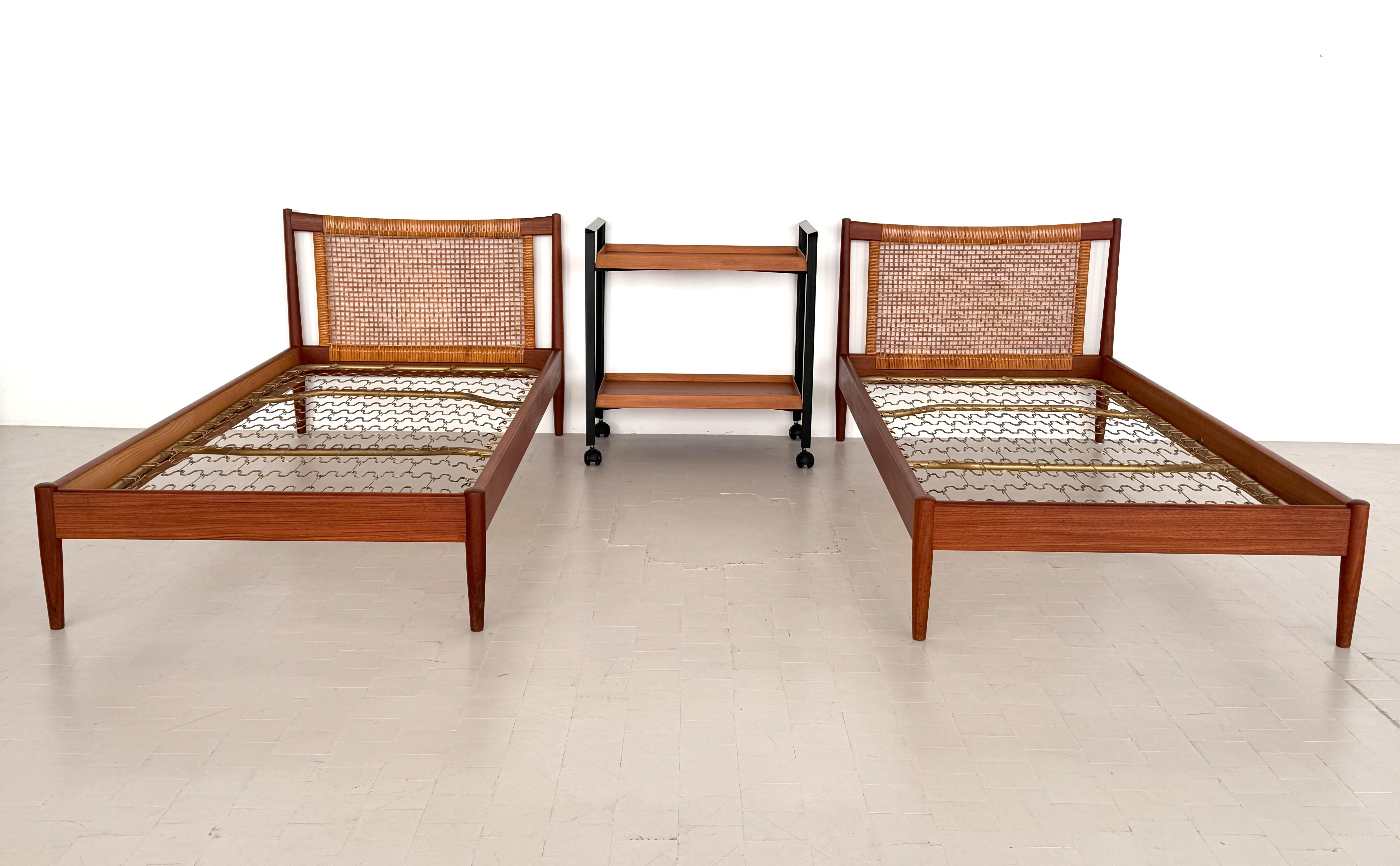 Scandinave moderne Paire de lits simples par Børge Mogensen pour Søborg Møbelfabrik Danemark, années 1950 en vente
