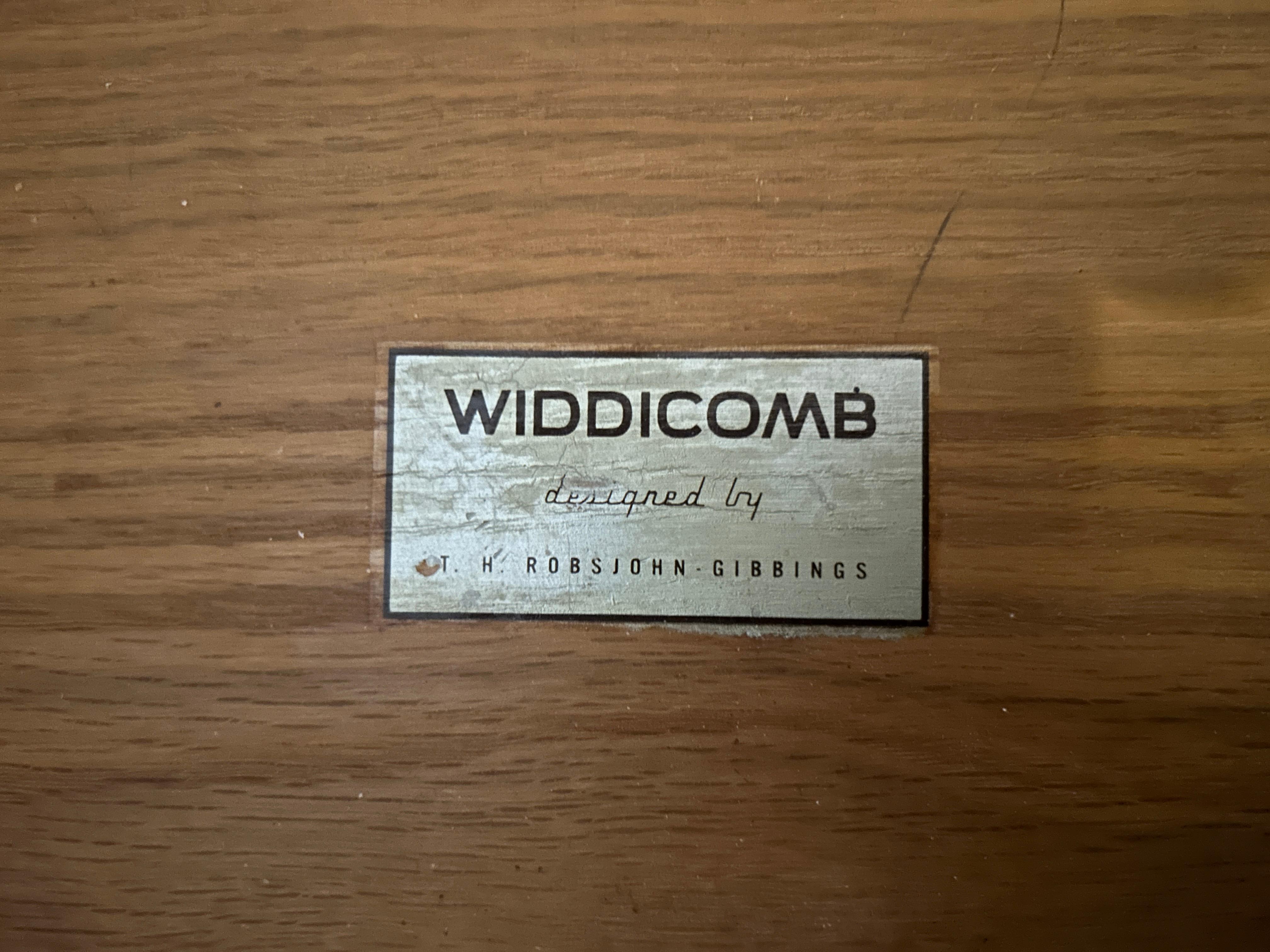 Coppia di Comodini a un cassetto in acero di H. H. Robsjohn-Gibbings per Widdicomb In condizioni buone in vendita a Brooklyn, NY