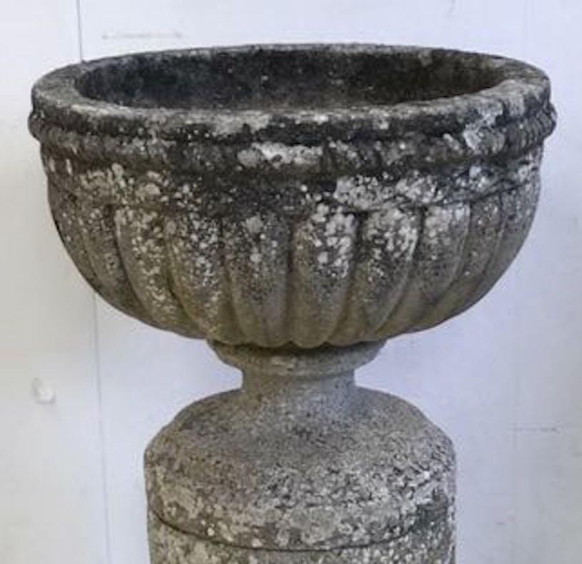 English Pair of Sir Edwin Lutyens Stone Urns on Plinths, England, circa 1900