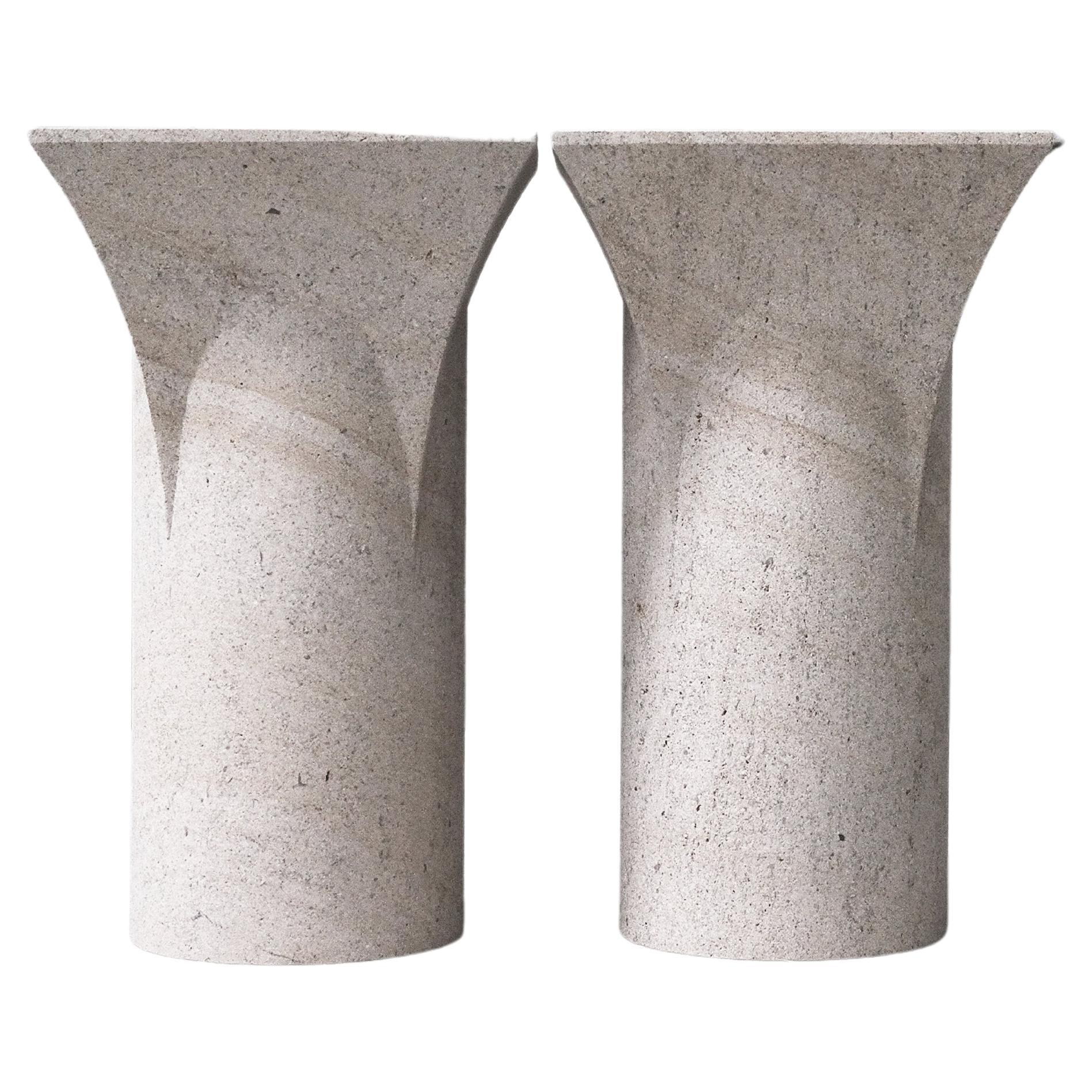 Beistelltische mit zylindrischem Sockel, FLat-Platte aus natürlichem weißem Stein, Frederic Saulou