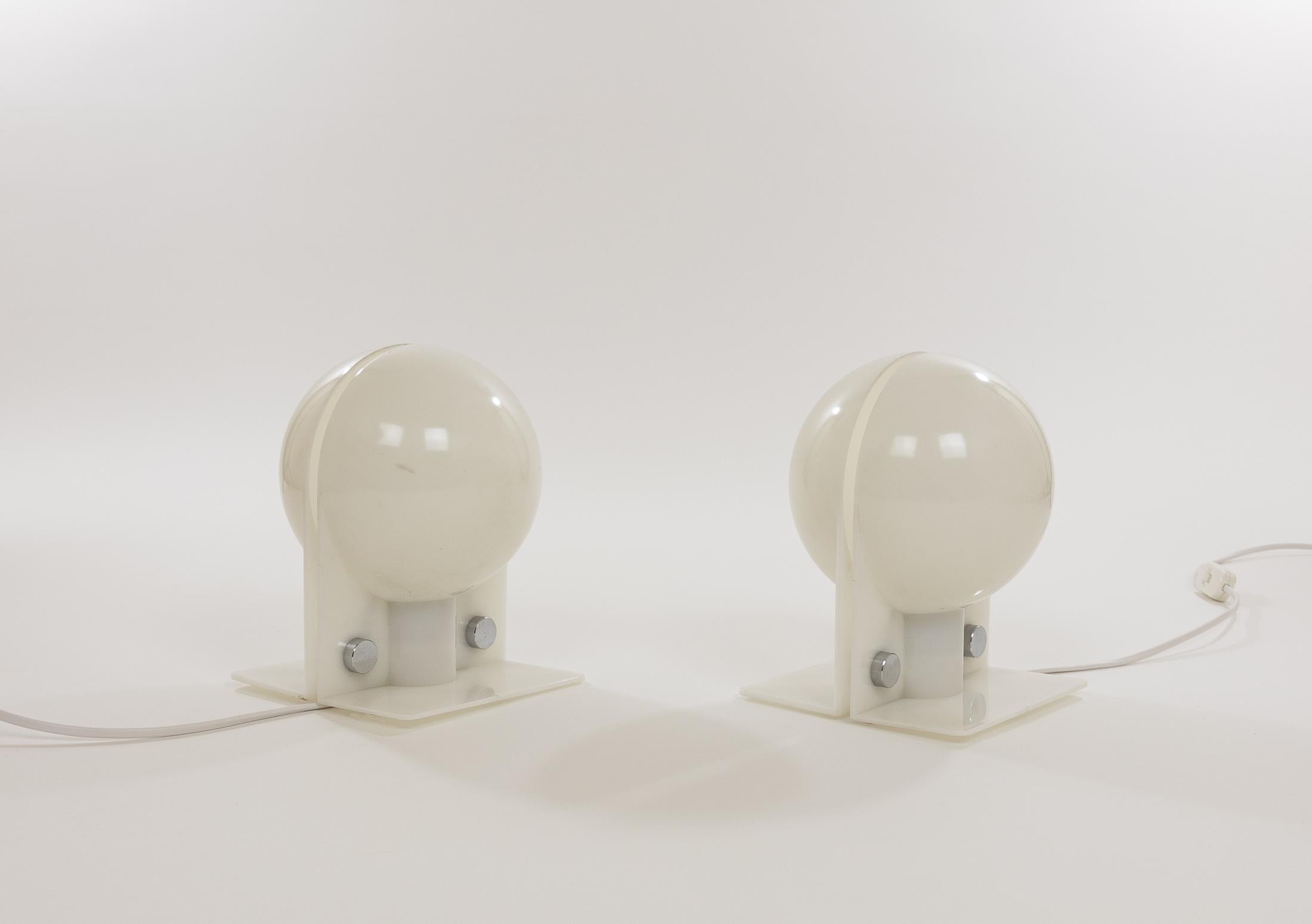 Fin du 20e siècle Paire de lampes de table Sirio par E. Lampa et S. Brazzoli pour Harvey Guzzini, 1970 en vente