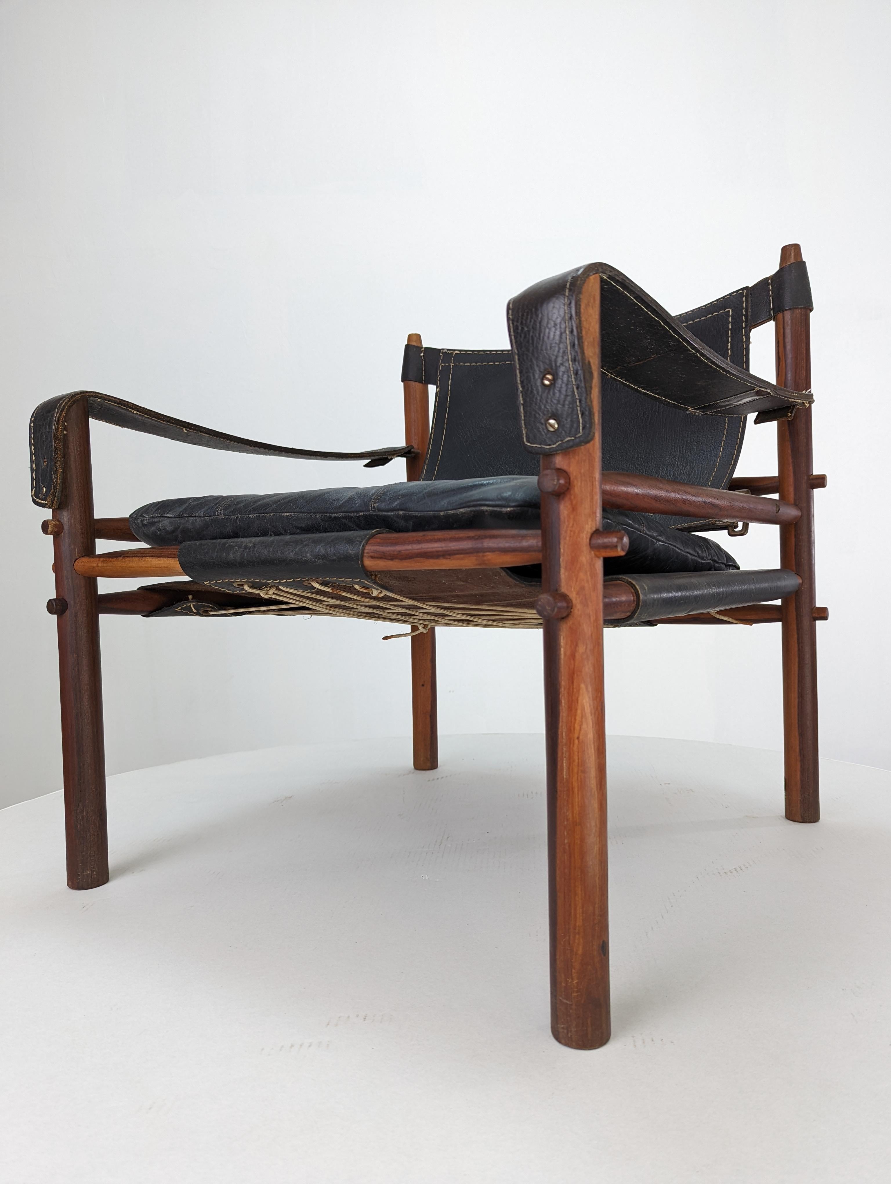 Paire de fauteuils en sirocco d'Arne Norell pour Scanform Colombie, années 1960 État moyen - En vente à Benalmadena, ES