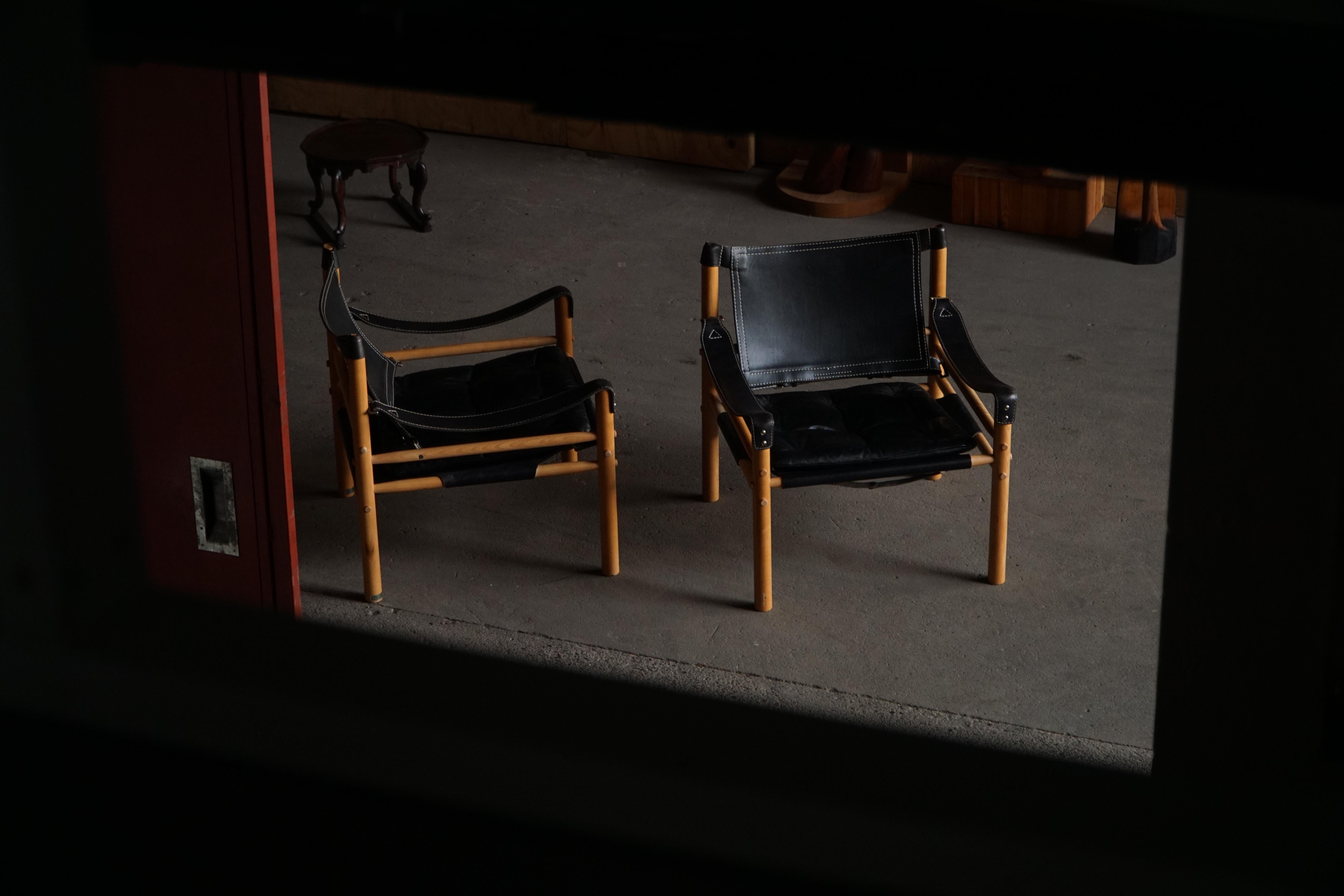 Une belle paire de  Chaises safari 