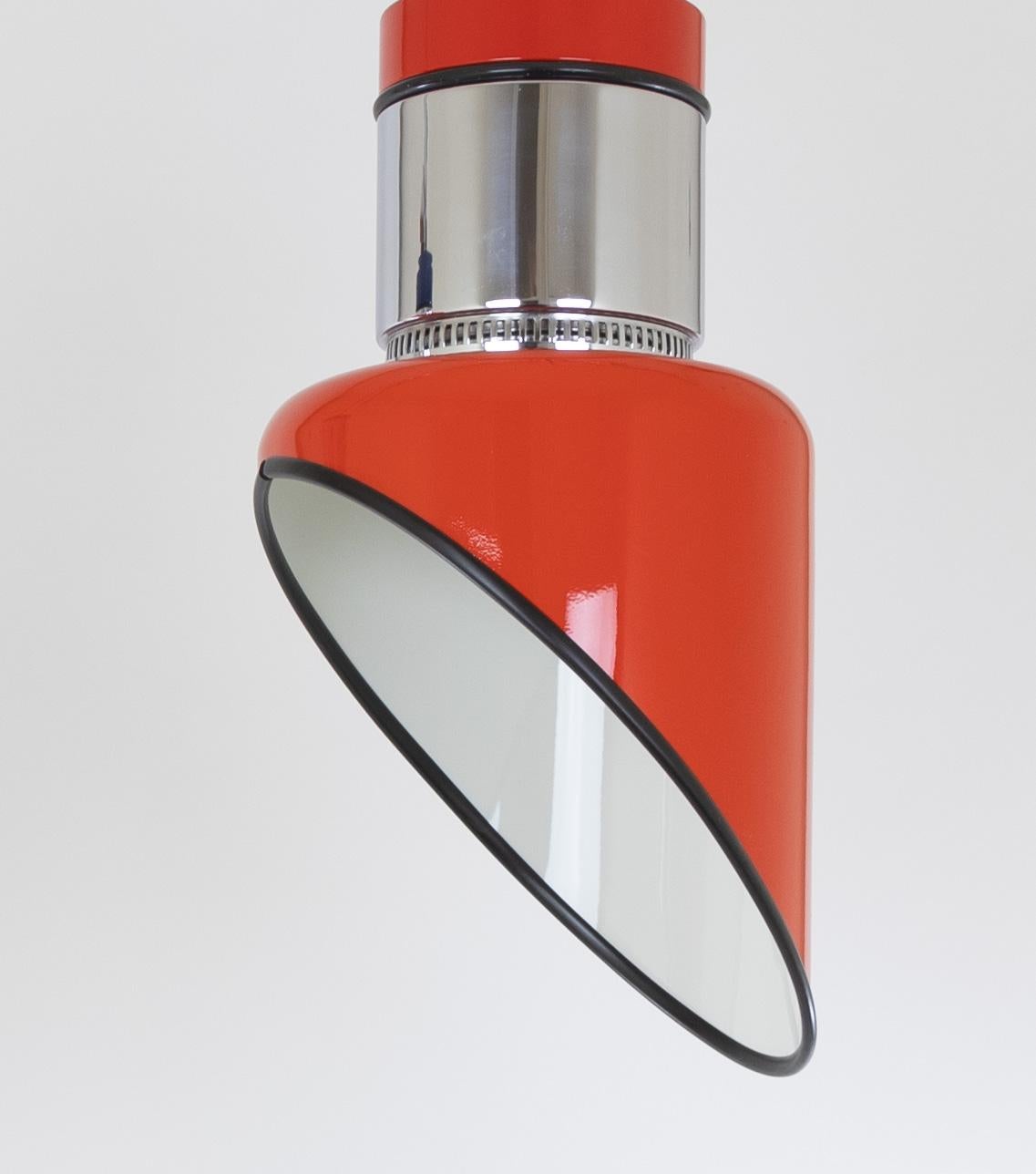 Ein Paar schräge Deckenleuchten von Gianni Celada für Fontana Arte, 1970er Jahre (Lackiert) im Angebot