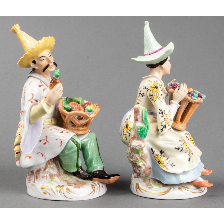 Paar Chinoiserie-Figuren aus Sitzendorf-Porzellan im Angebot 3