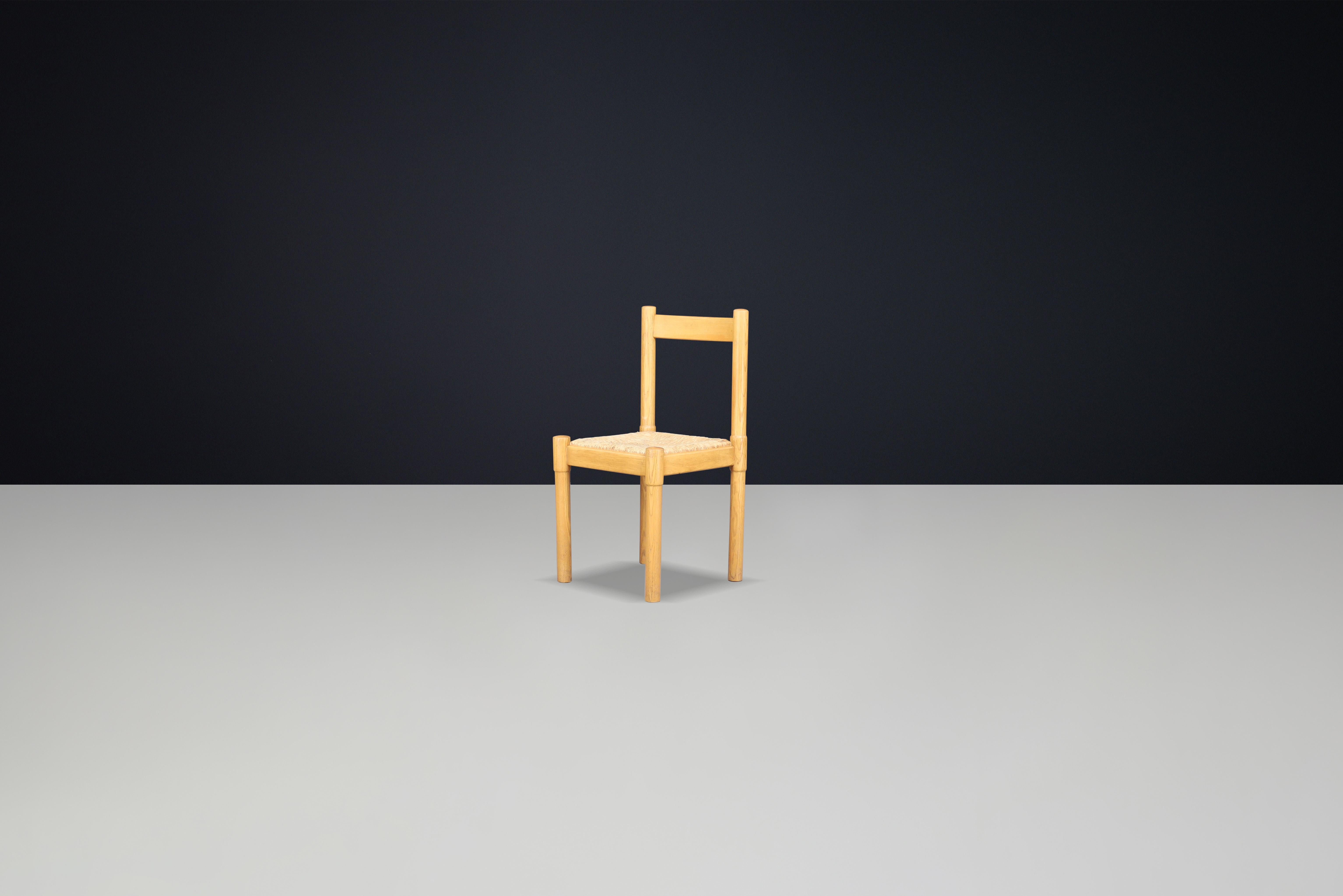 Paire de chaises de salle à manger en frêne et jonc dans le style de Vico Magistretti en vente 3