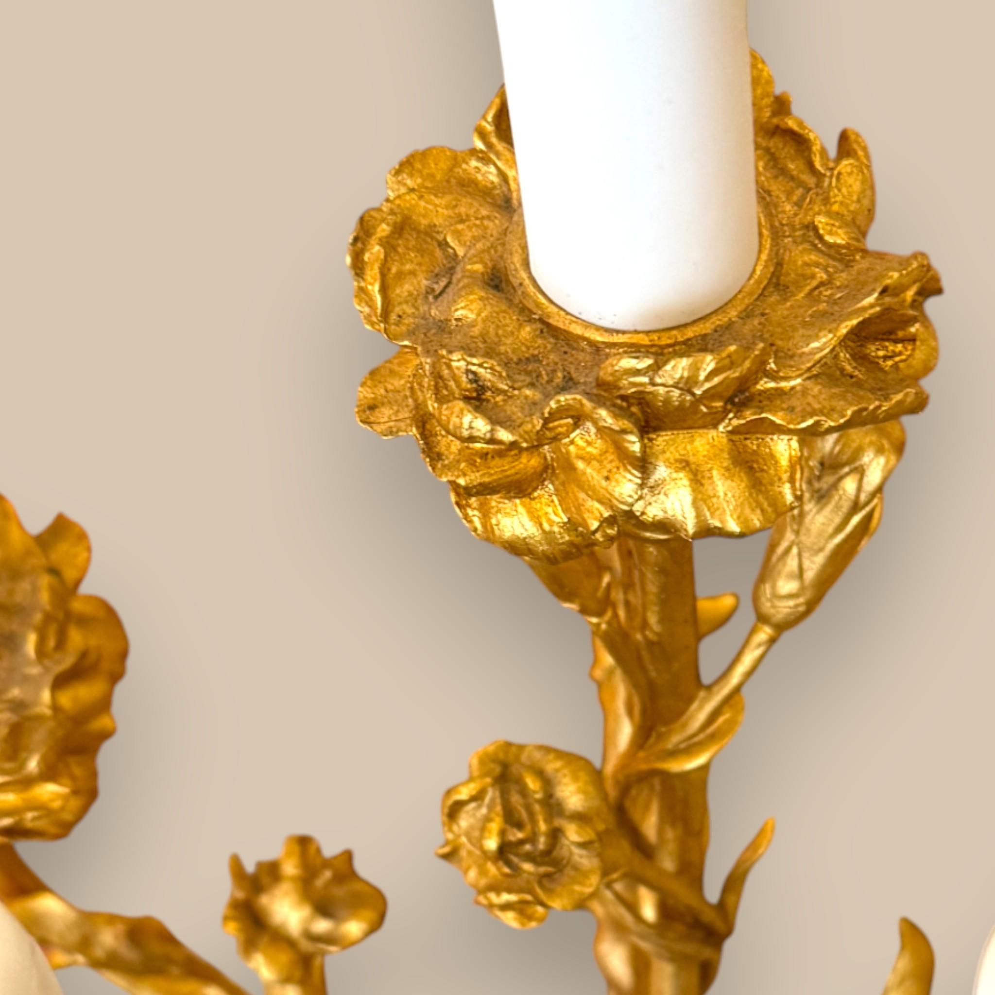 Coppia di candelabri a sei bracci in bronzo dorato e marmo di Carrara - XIX secolo in vendita 3