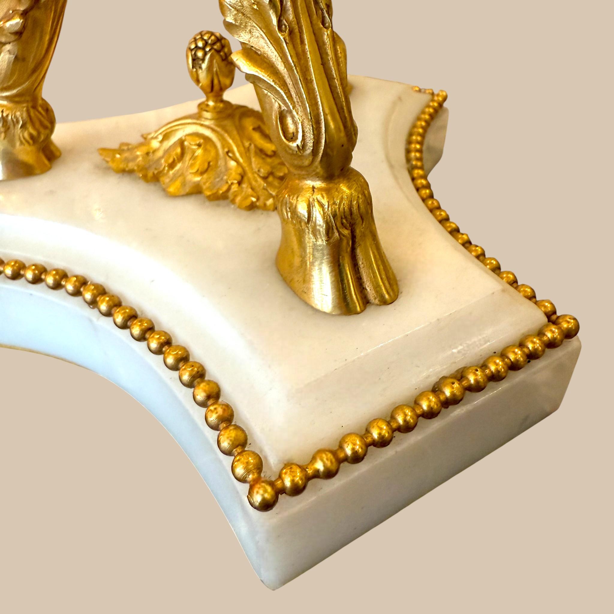 Coppia di candelabri a sei bracci in bronzo dorato e marmo di Carrara - XIX secolo in vendita 7