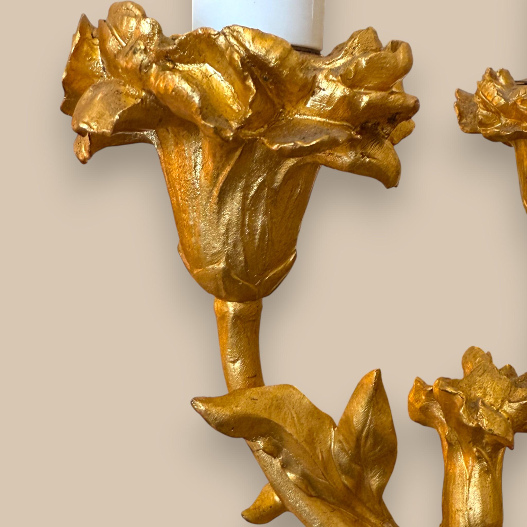 Francese Coppia di candelabri a sei bracci in bronzo dorato e marmo di Carrara - XIX secolo in vendita