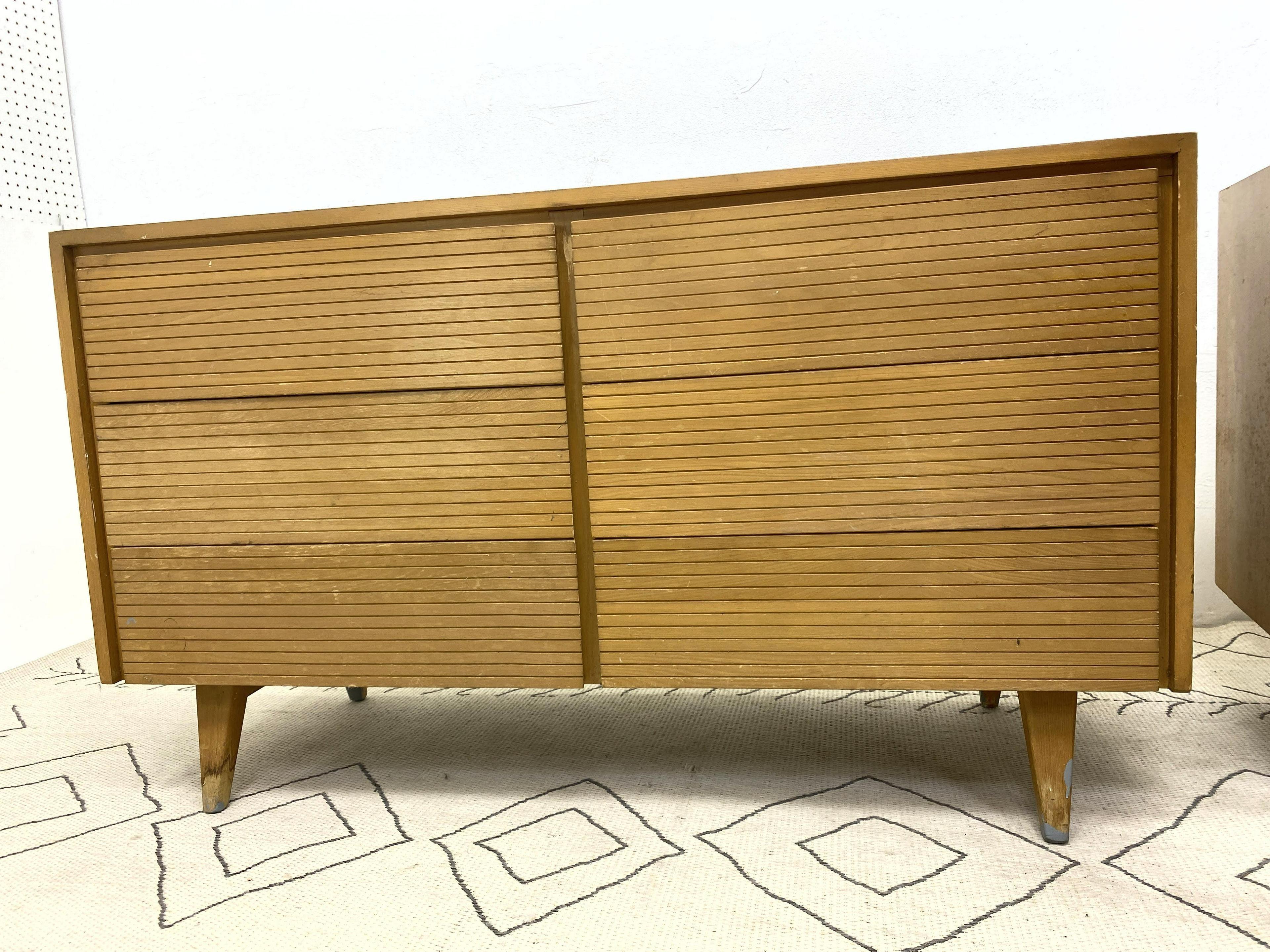 Pair of Six-Drawer Mid-Century Modern Commodes, Chests or Dresser 4