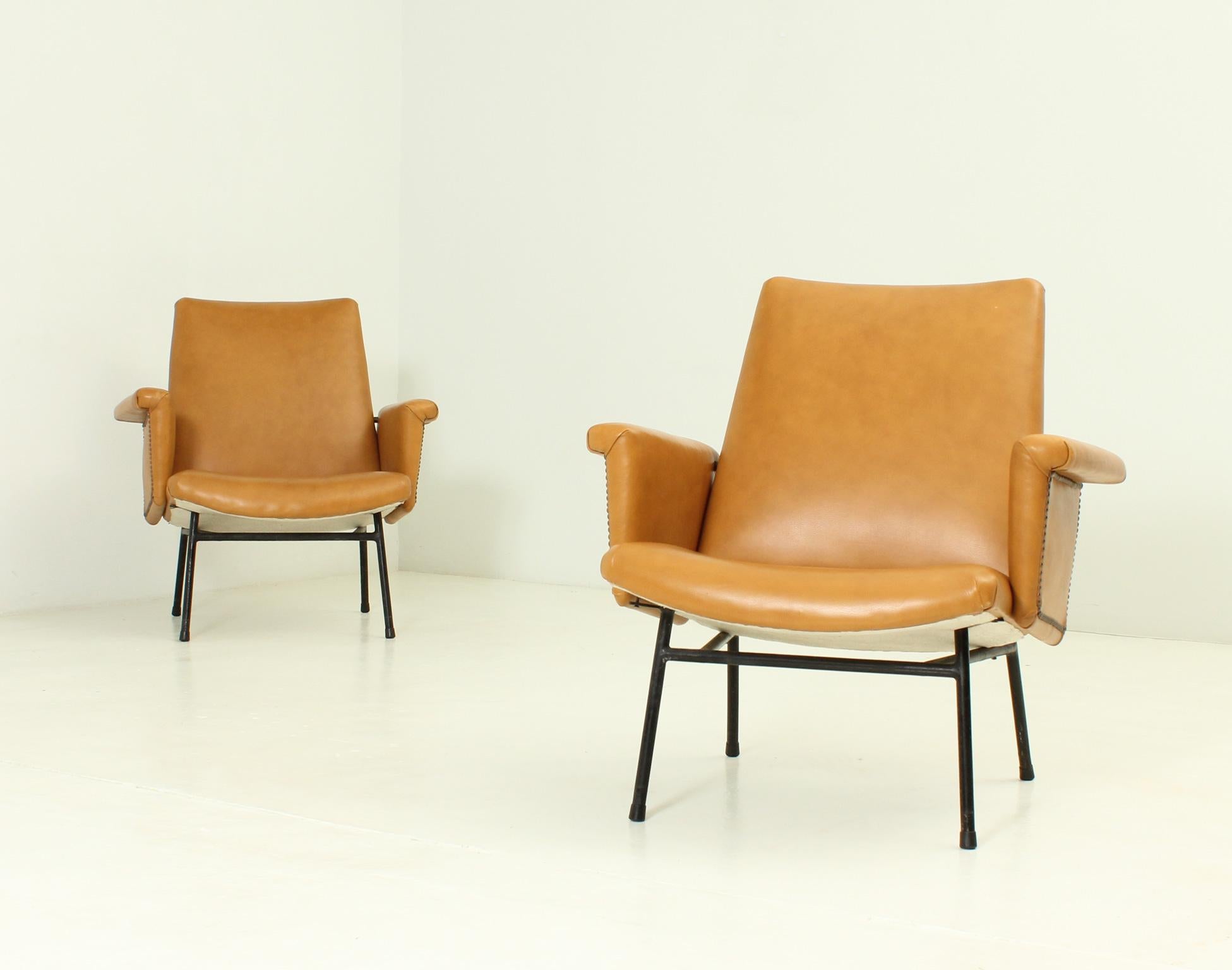 Pair of SK 660 Armchairs by Pierre Guariche for Steiner, 1953 For Sale 2