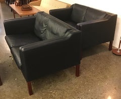 Pair of Skipper Sofas Model Eton