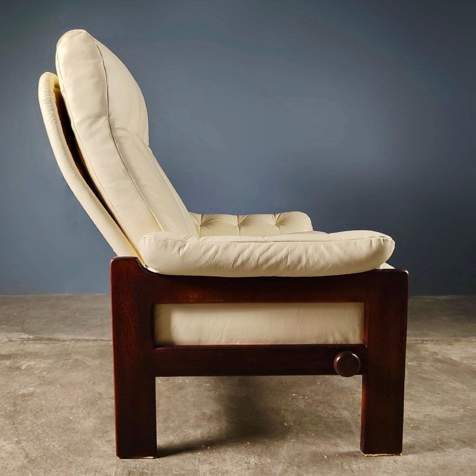 Late 20th Century Pair Of Skippers Møbler Durup Atlanta Leather Reclining Lounge Chairs Footstool