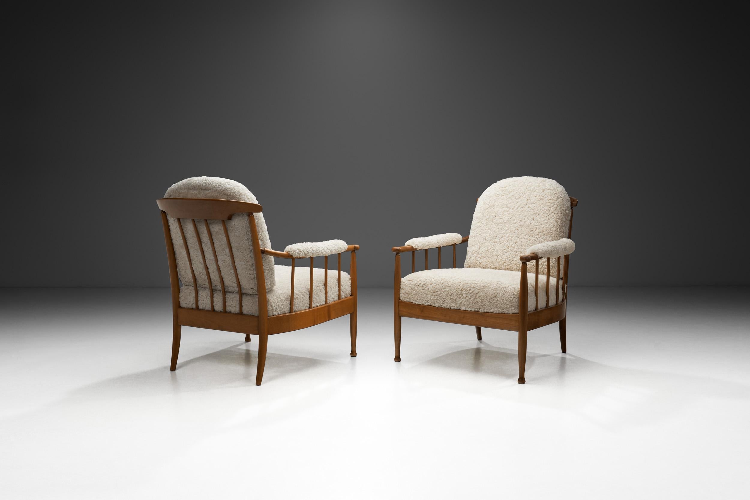 The ‘Skrindan’ armchair model was designed in 1963 by iconic Swedish designer Kerstin Hörlin-Homquist. Hörlin-Holmquist had a unique and humanistic design vision, and thanks to her uncompromising attitude, she created some of the most famous Swedish
