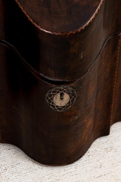 Paire de boîtes à couteaux à façade pliante à la manière de George Hepplewhite