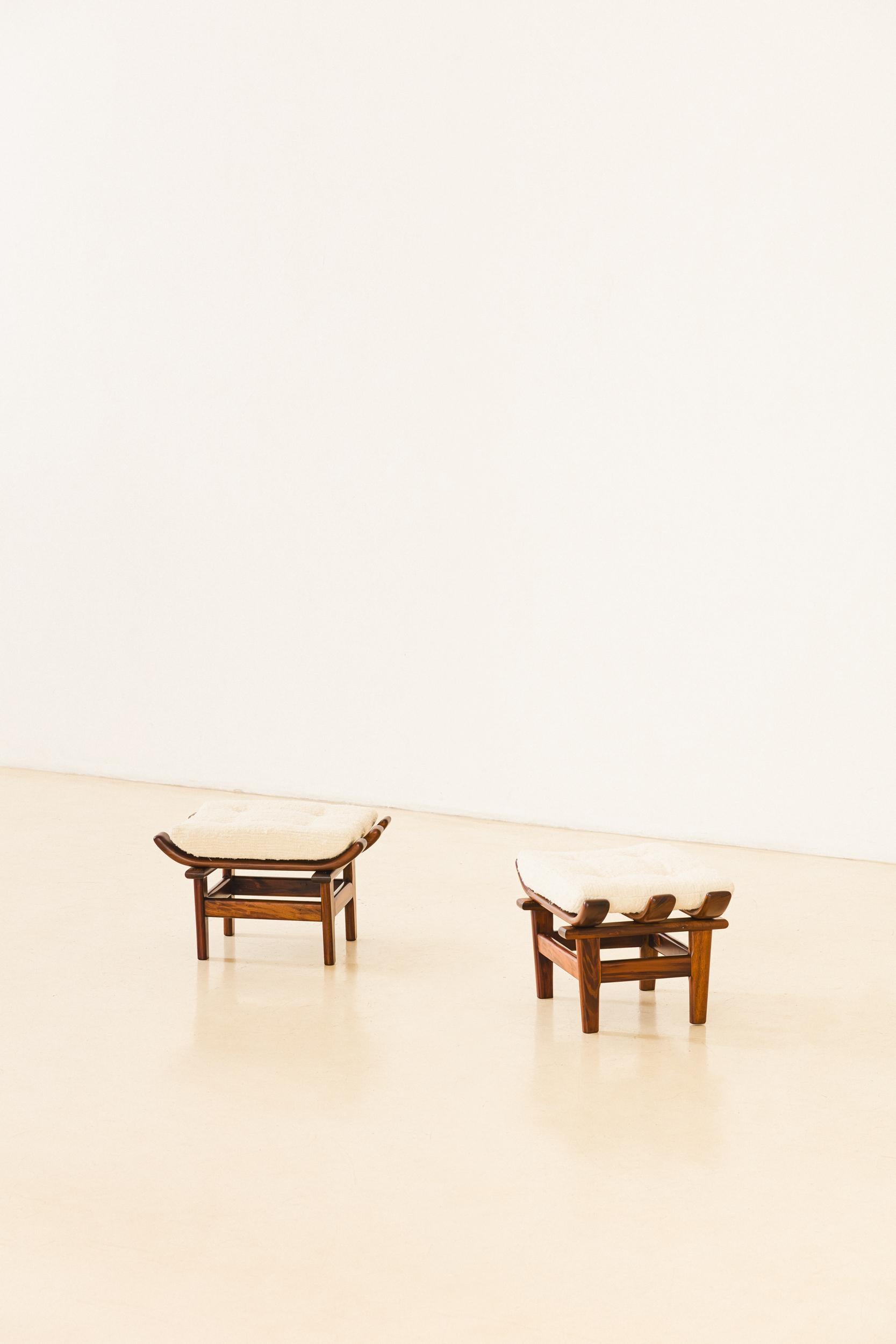 Milieu du XXe siècle Paire de chaises longues à lattes, Móveis de Madeira Pailar, design brésilien des années 1960 en vente