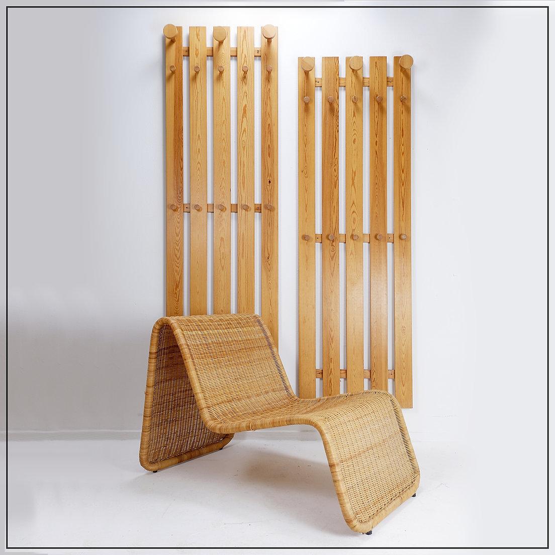 Pair of Slatted Wall Coat Racks
Furniture - Wall coat rack
Measures : 60cmx12,5cm H:185cm 
Material : Wood 
Wear consistent with age and use