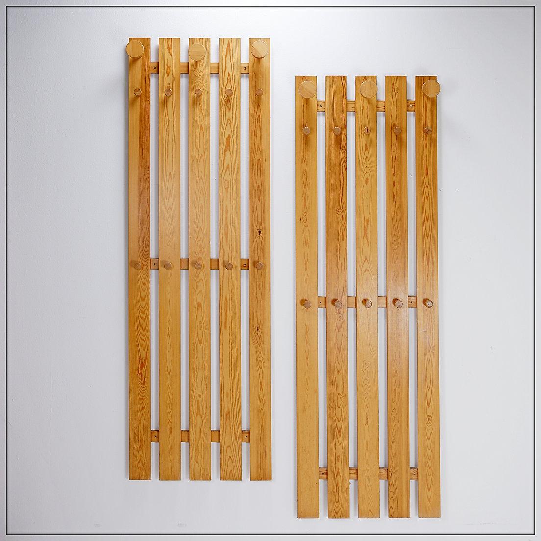 Pair of Slatted Wall Coat Racks In Good Condition For Sale In Linkebeek, BE