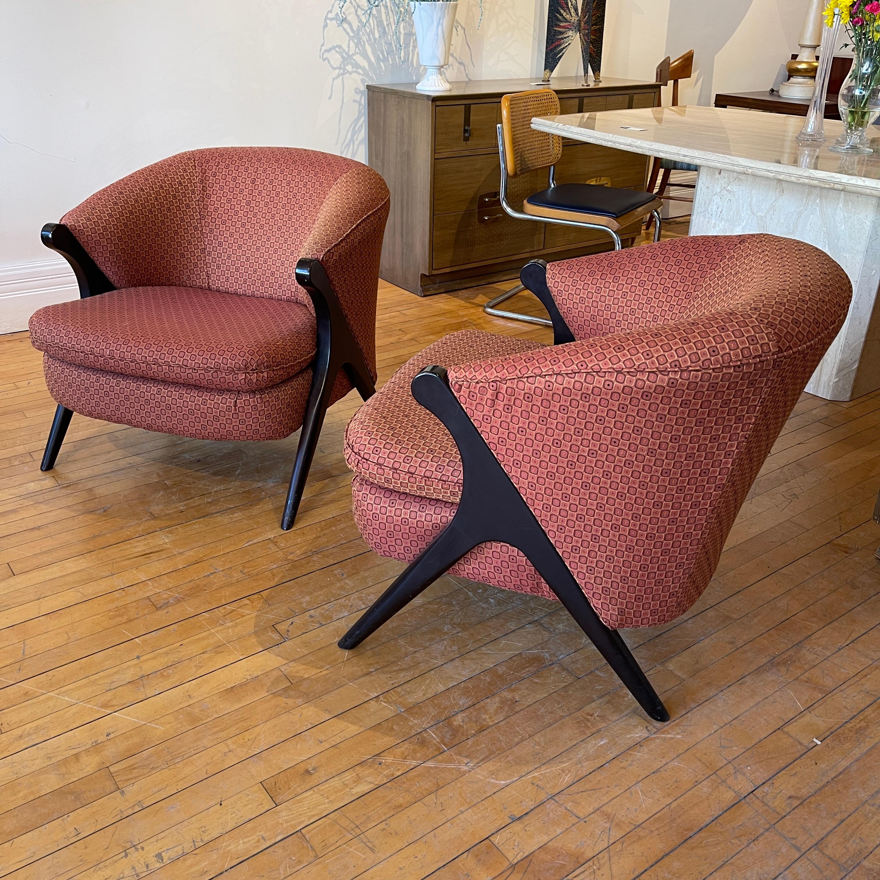 Pair of Sleek Karpen of California Style Barrel Lounge Chairs, Mid-Century Club  In Good Condition In Hudson, NY