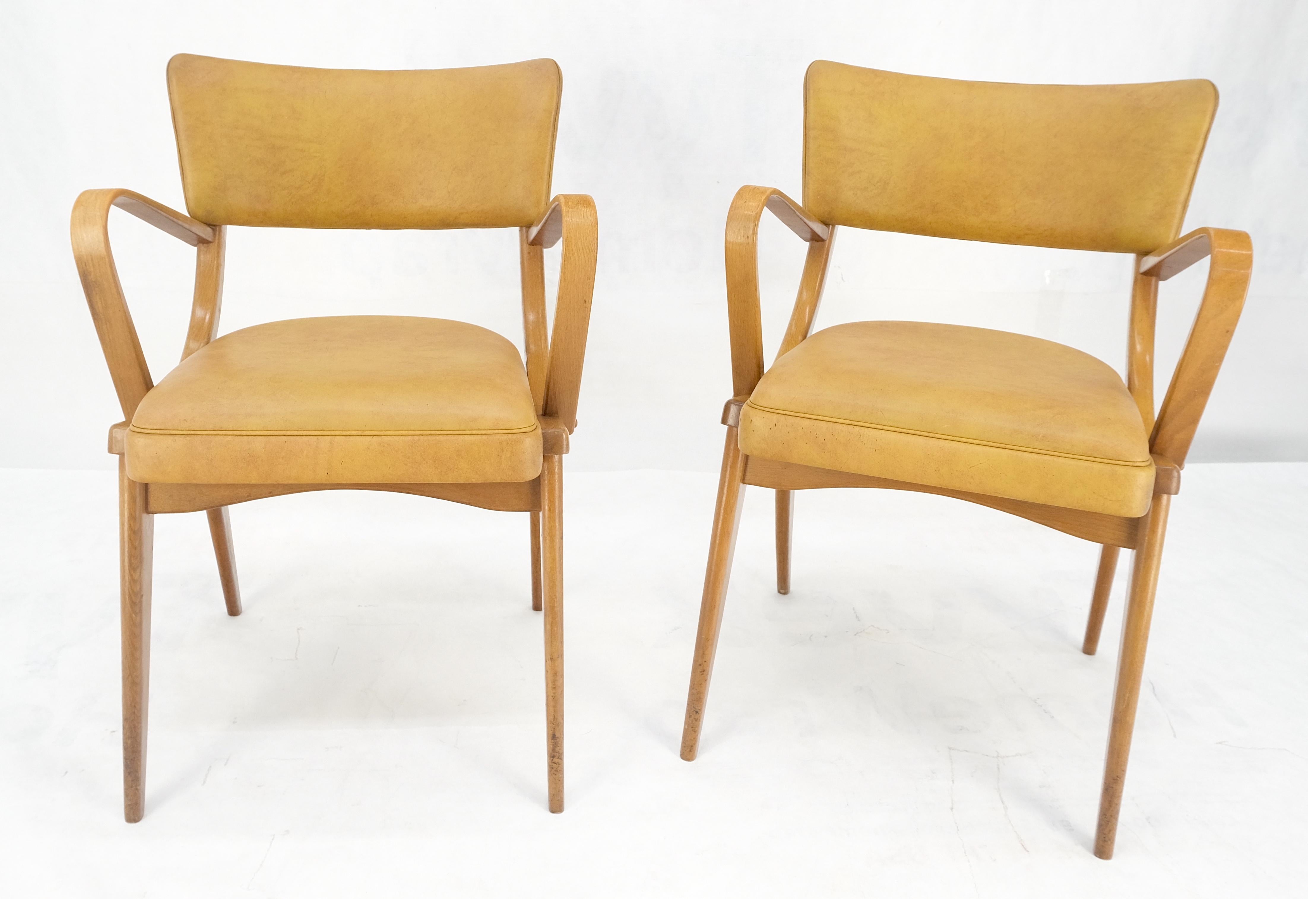 Laqué Paire de chaises de salle à manger en bois de hêtre courbé à pieds en forme de compas MINT de la modernité du milieu du siècle dernier en vente