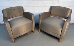 Pareja De Elegantes Sillas De Salón Modernas De Bernhardt