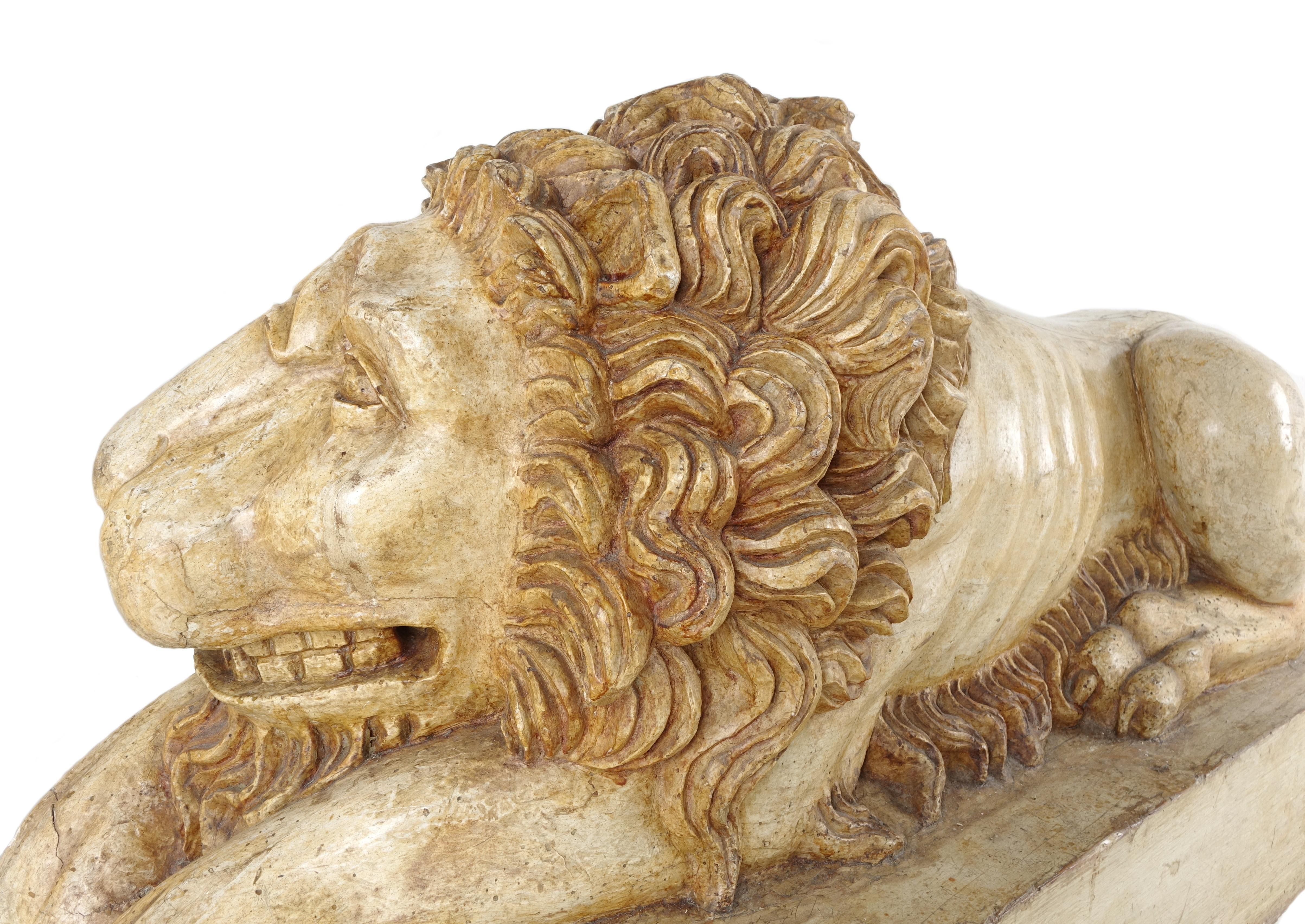 Pair of Sleeping Lion Sculptures by Canova, Faux Marble Lacquered Wood from 1790 For Sale 5