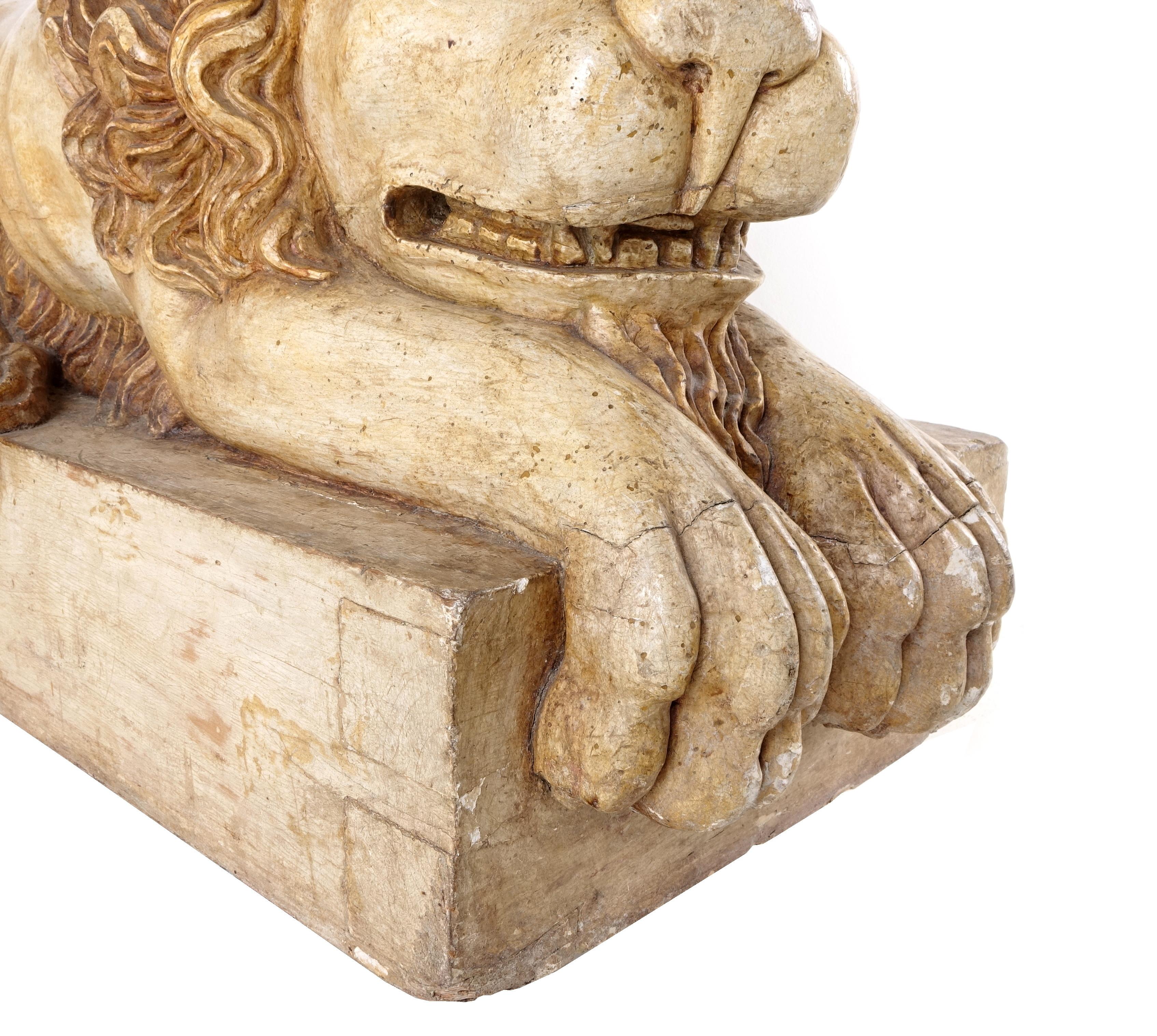 Neoclassical Pair of Sleeping Lion Sculptures by Canova, Faux Marble Lacquered Wood from 1790 For Sale