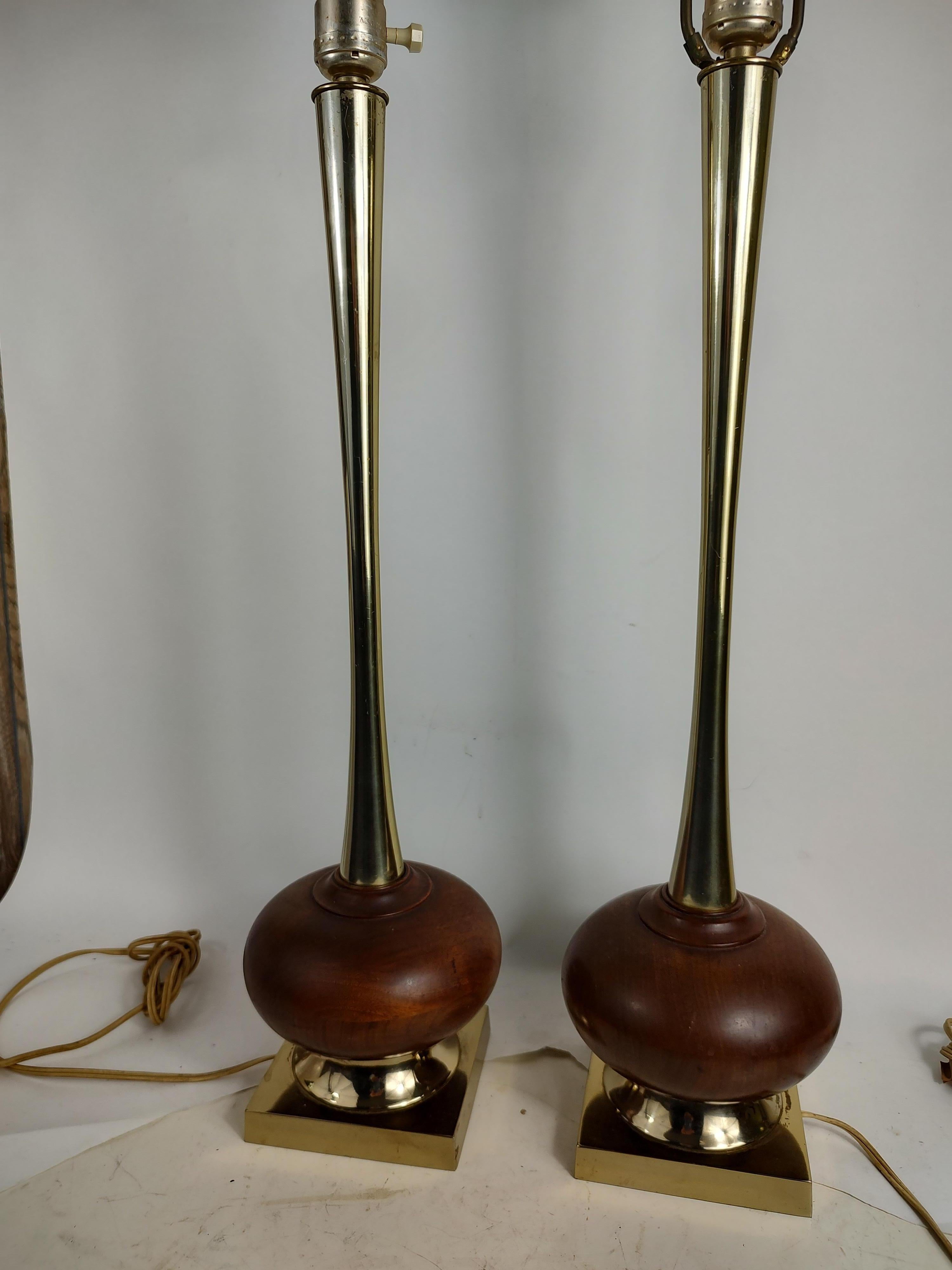 Hand-Crafted Pair of Tall Walnut & Brass Mid-Century Modern Table Lamps attrib Laurel Lamp co For Sale