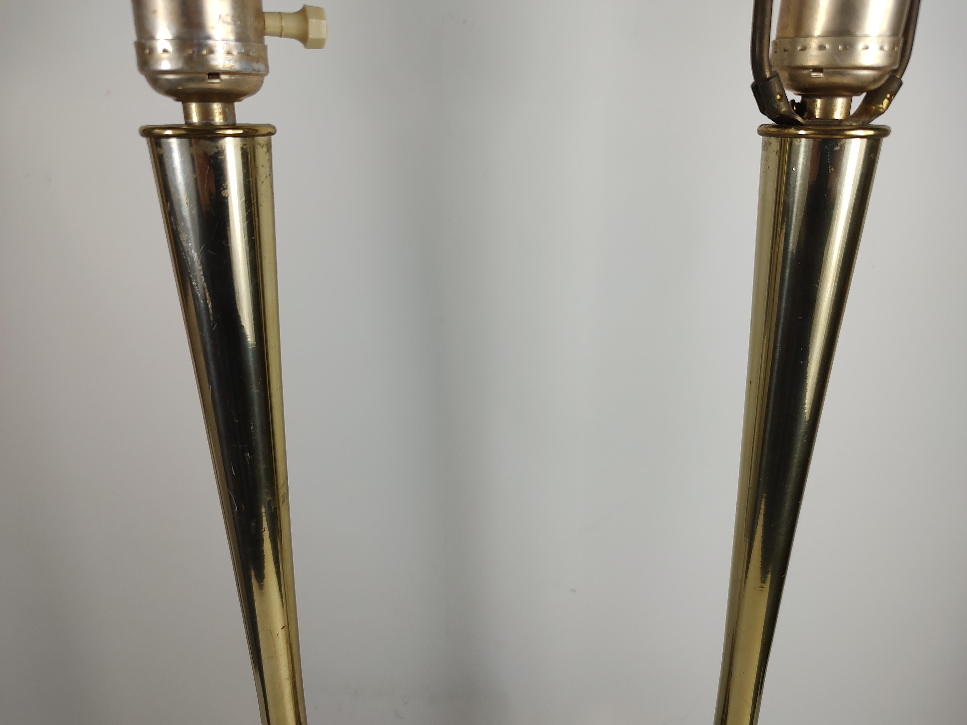 Late 20th Century Pair of Tall Walnut & Brass Mid-Century Modern Table Lamps attrib Laurel Lamp co For Sale