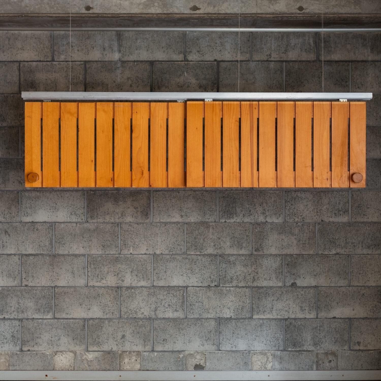 Par de puertas correderas de Charlotte Perriand mediados del siglo XX en venta