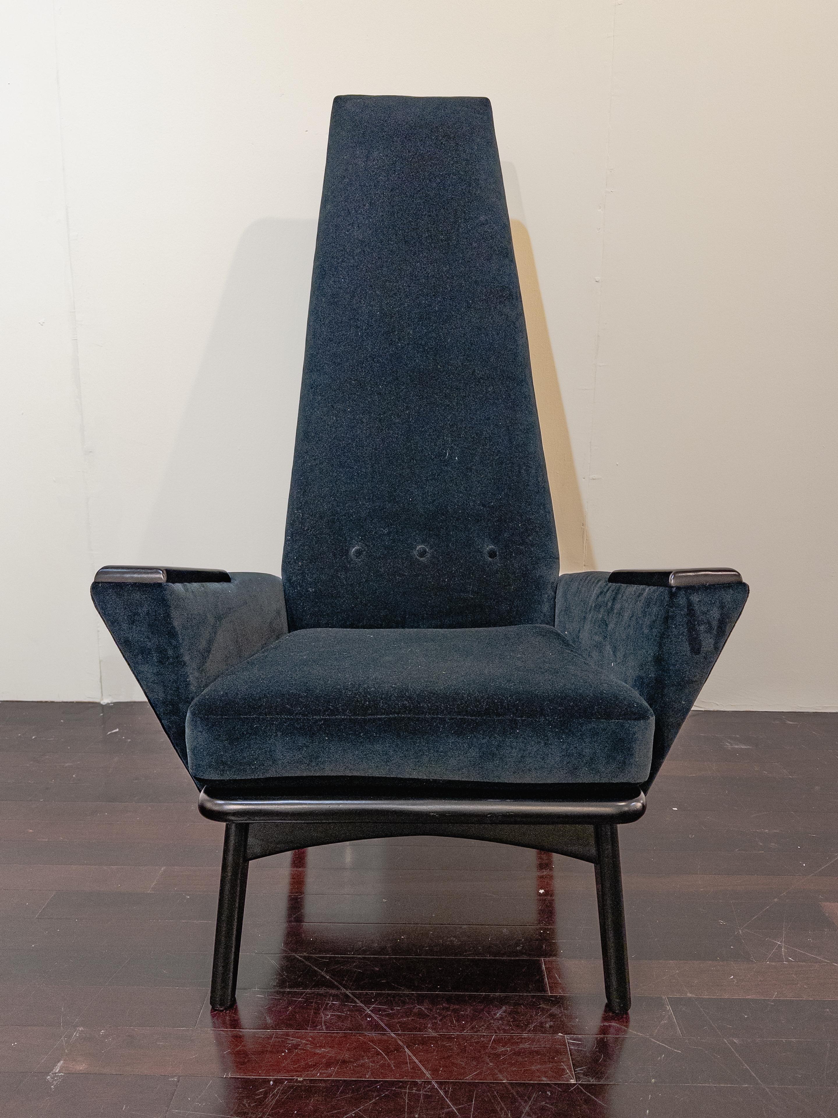 Paar schlanke Jim-Stühle und Ottomane von Adrian Pearsall (Mitte des 20. Jahrhunderts) im Angebot