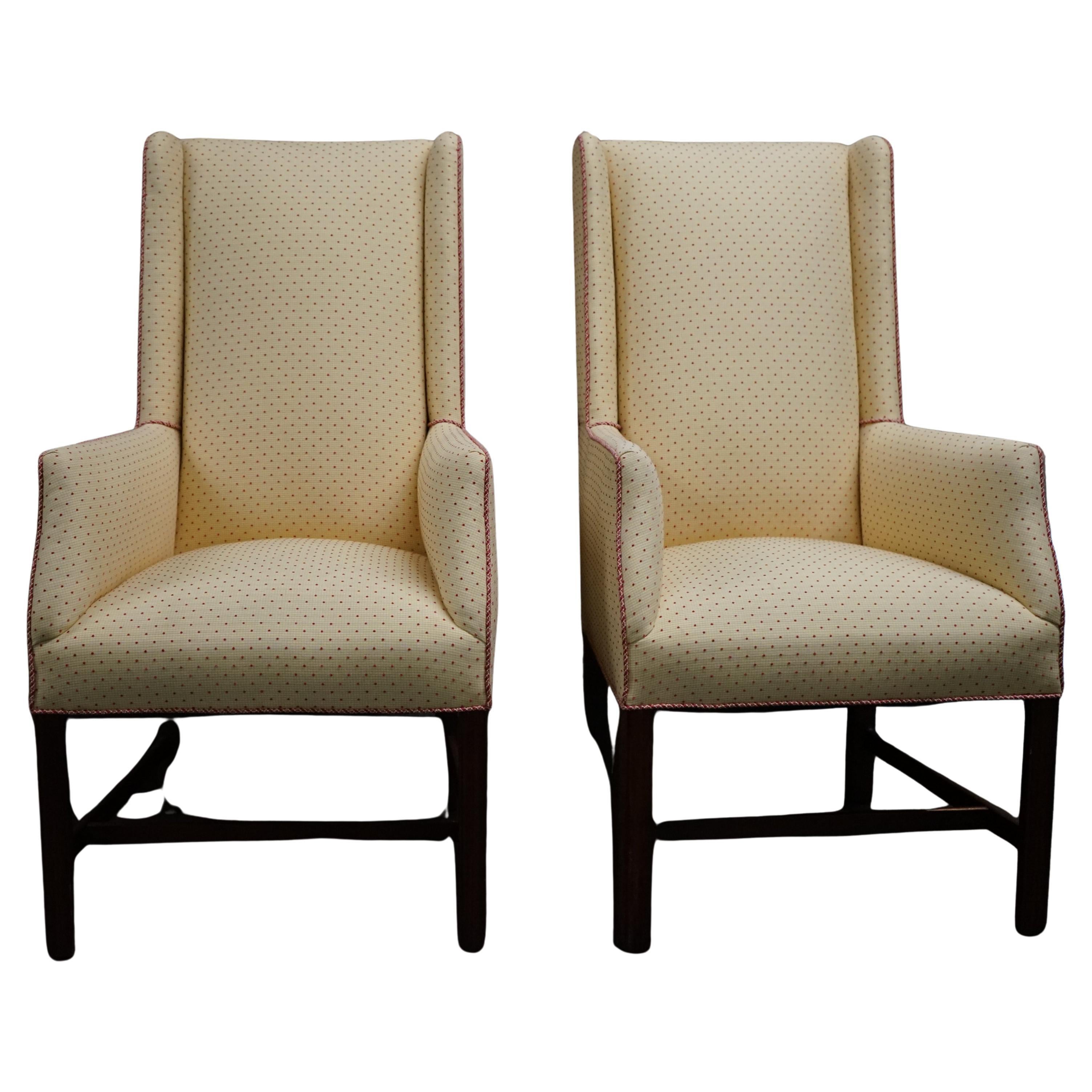 Paar schlanke gepolsterte Ohrensessel, Kittinger zugeschrieben