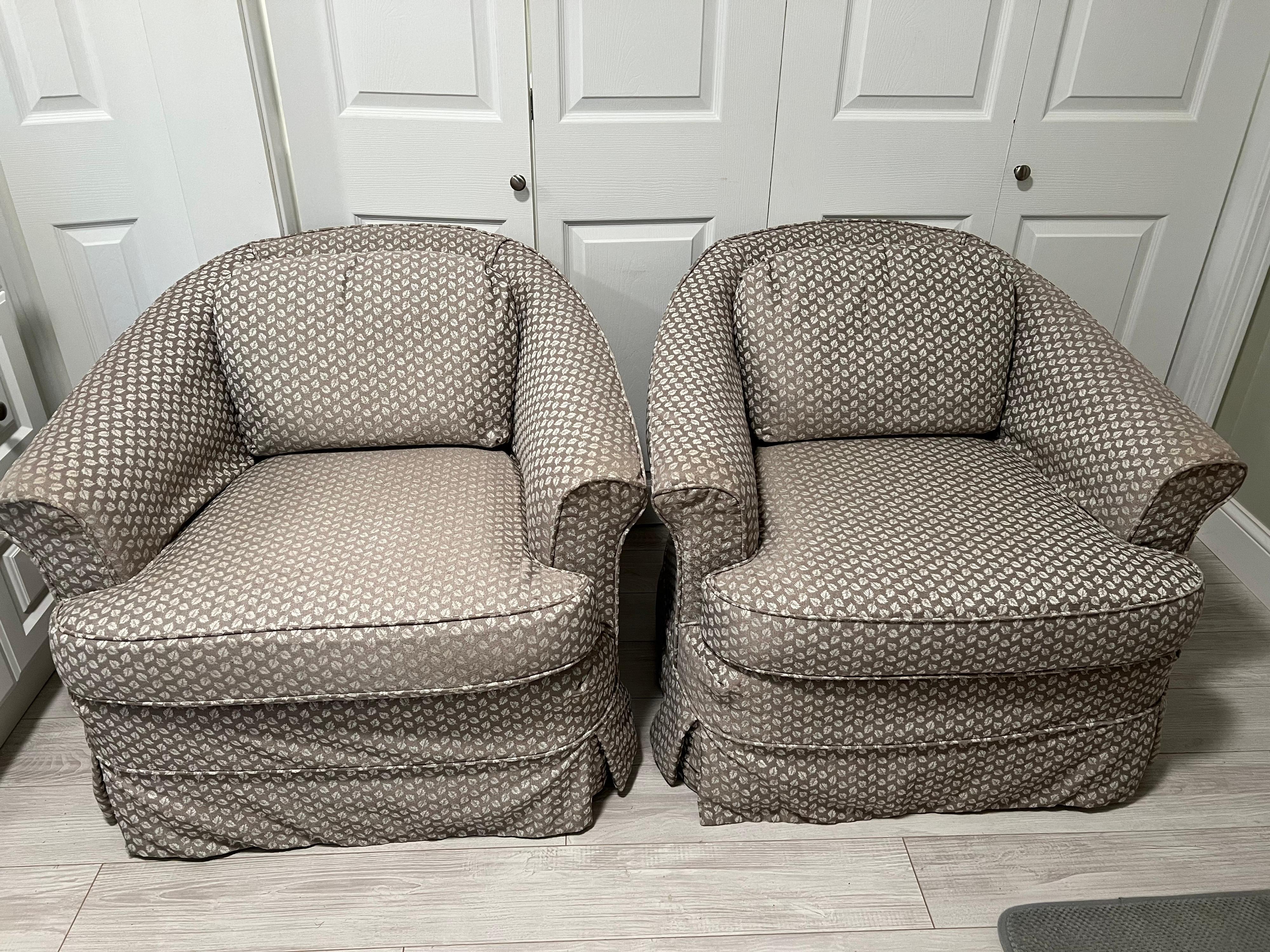 Pair of Slip Covered Club Chairs by Heritage For Sale 2