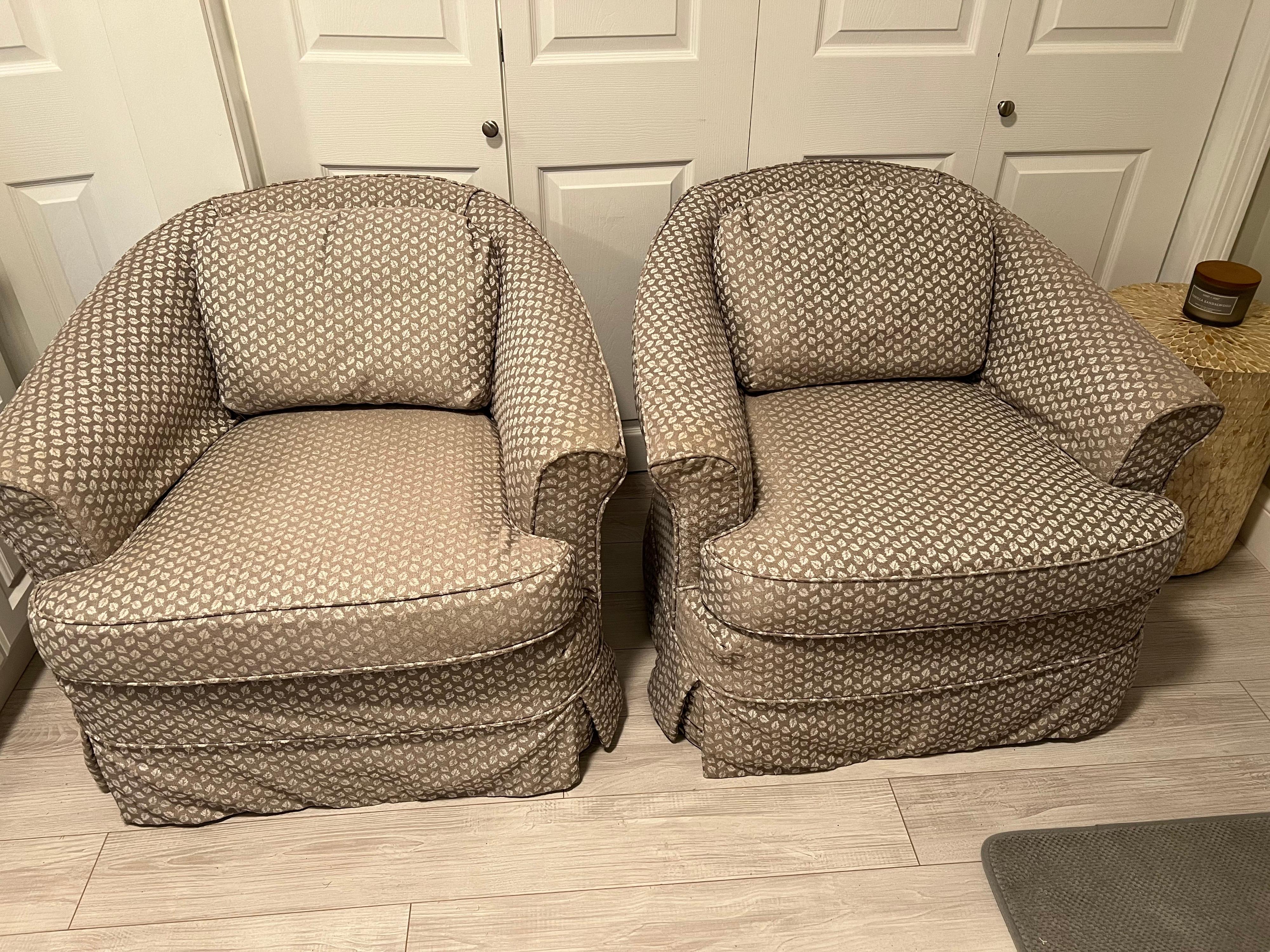 Pair of Slip Covered Club Chairs by Heritage For Sale 3