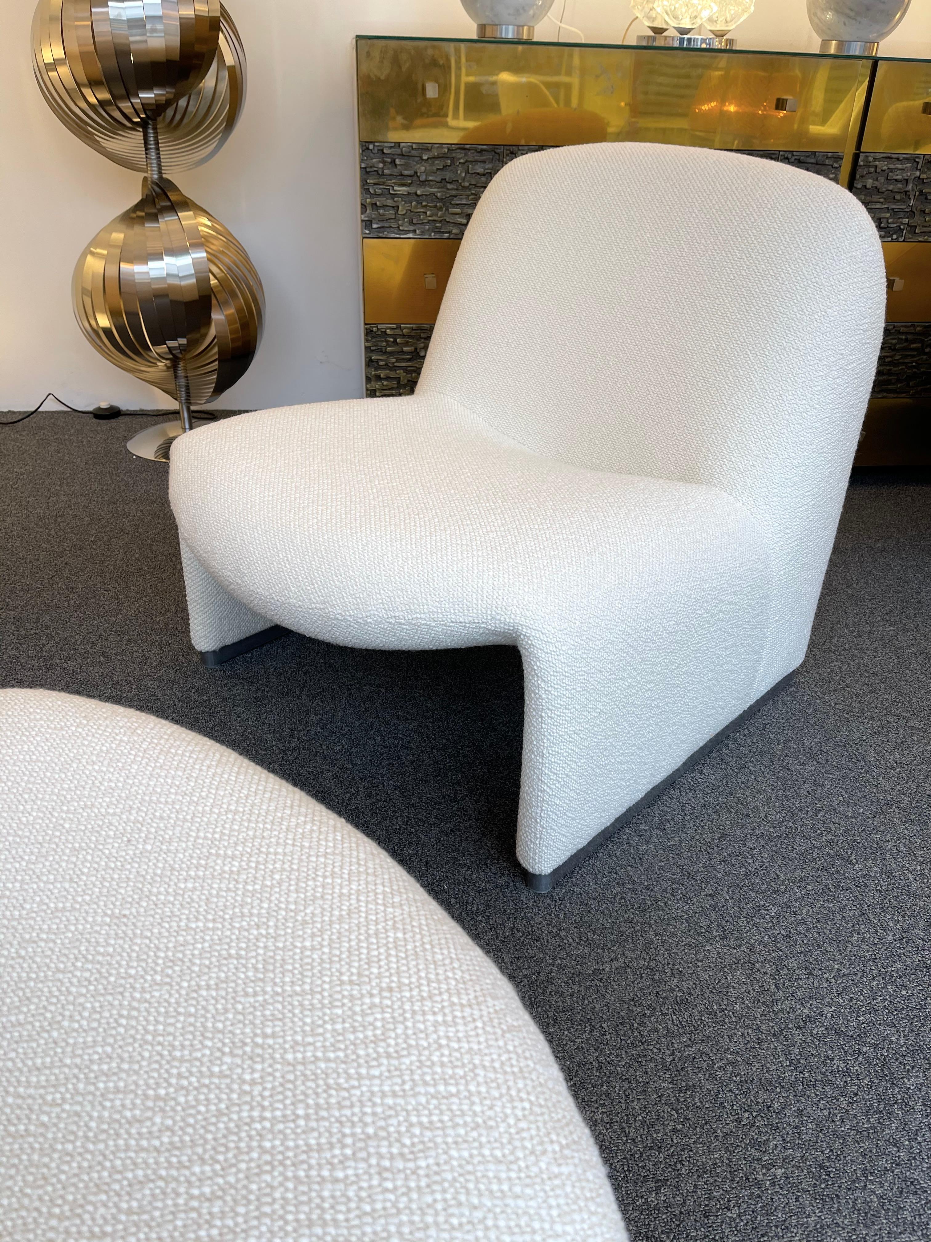 Pair of Slipper Chairs Alky Bouclé Fabric by Giancarlo Piretti, Italy, 1969 4