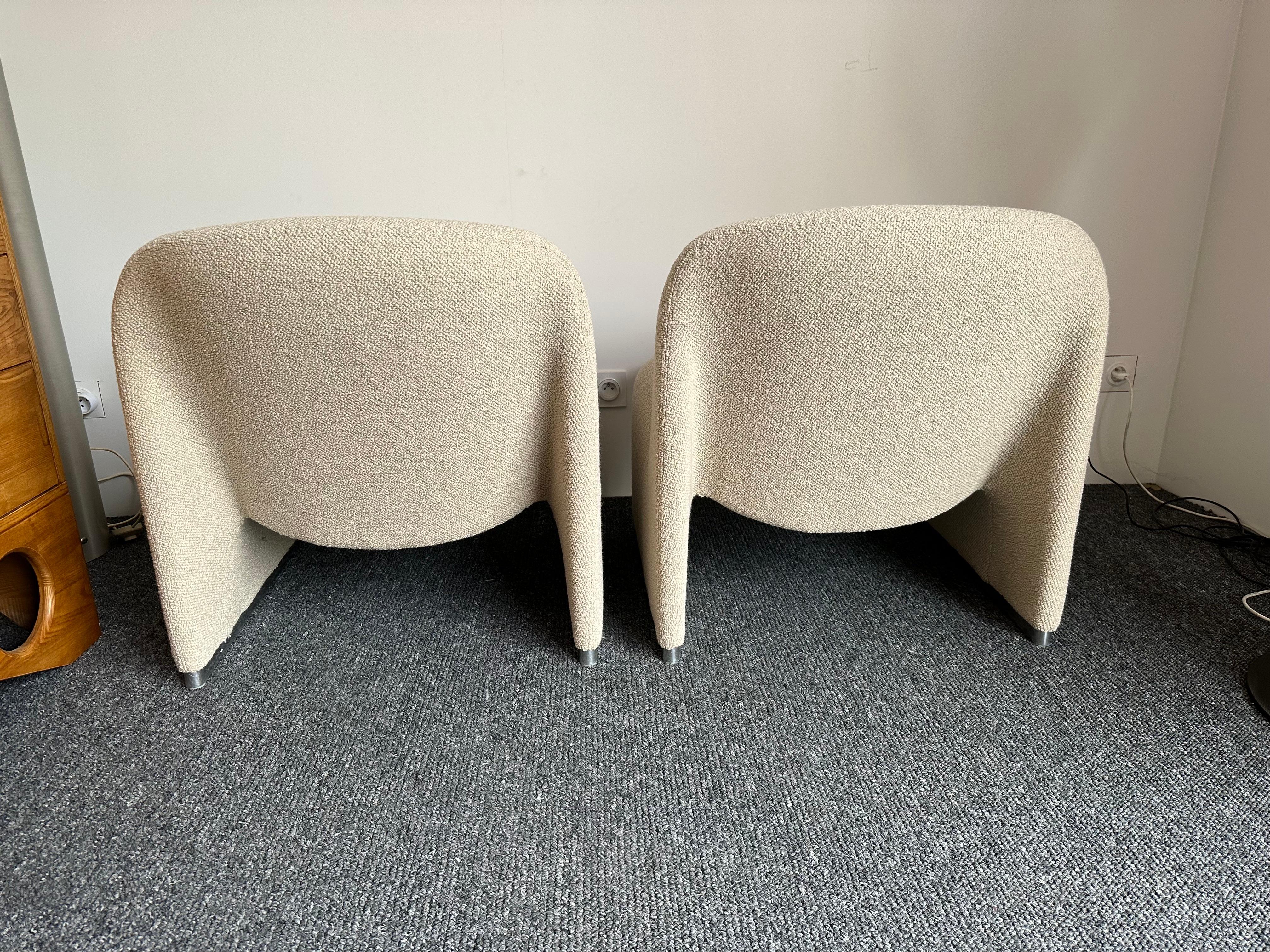 Late 20th Century Pair of Slipper Chairs Alky Bouclé Fabric by Giancarlo Piretti, Italy, 1969