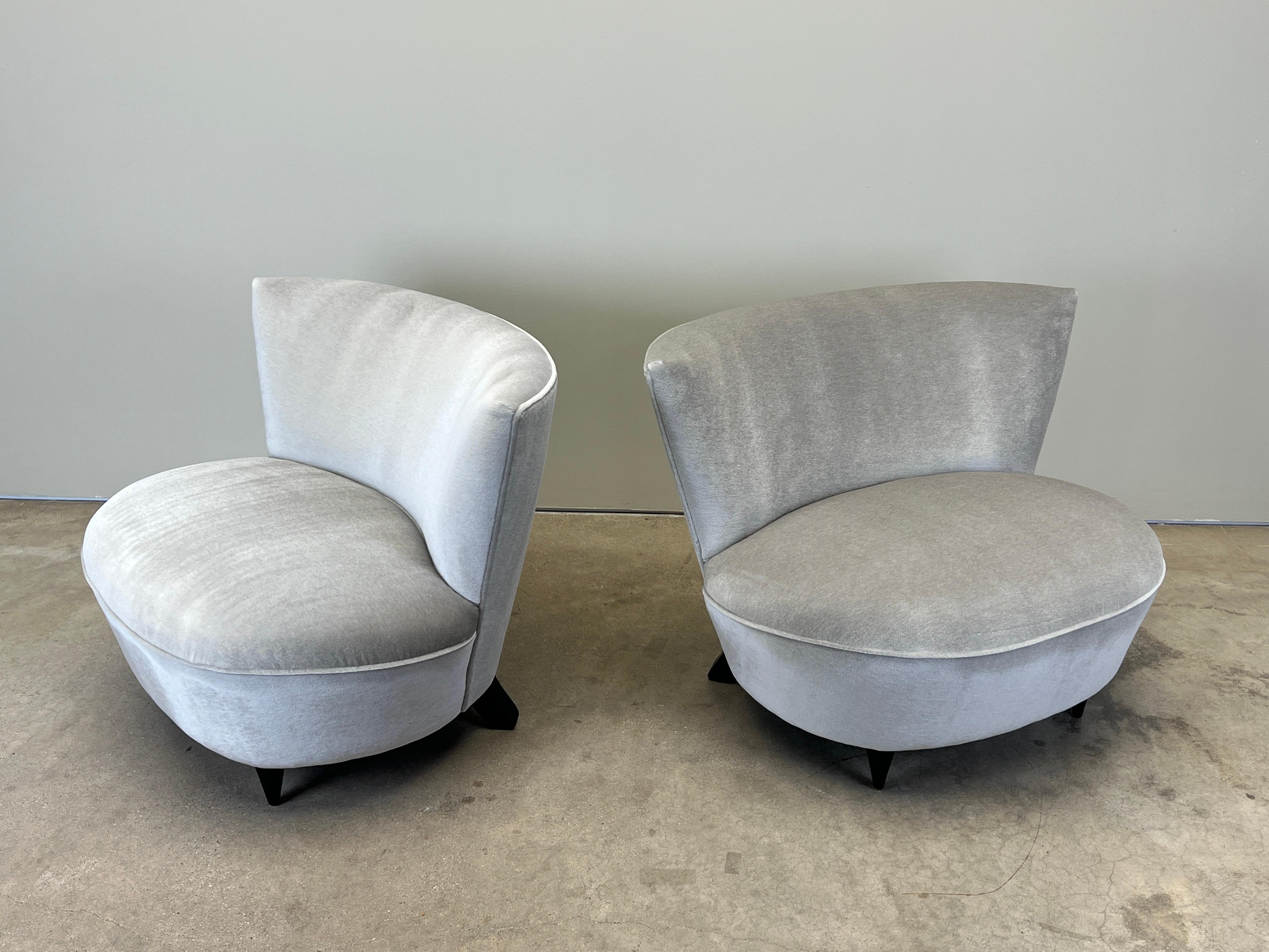 Pair of Slipper Chairs attributed to Gilbert Rohde In Good Condition For Sale In Dallas, TX