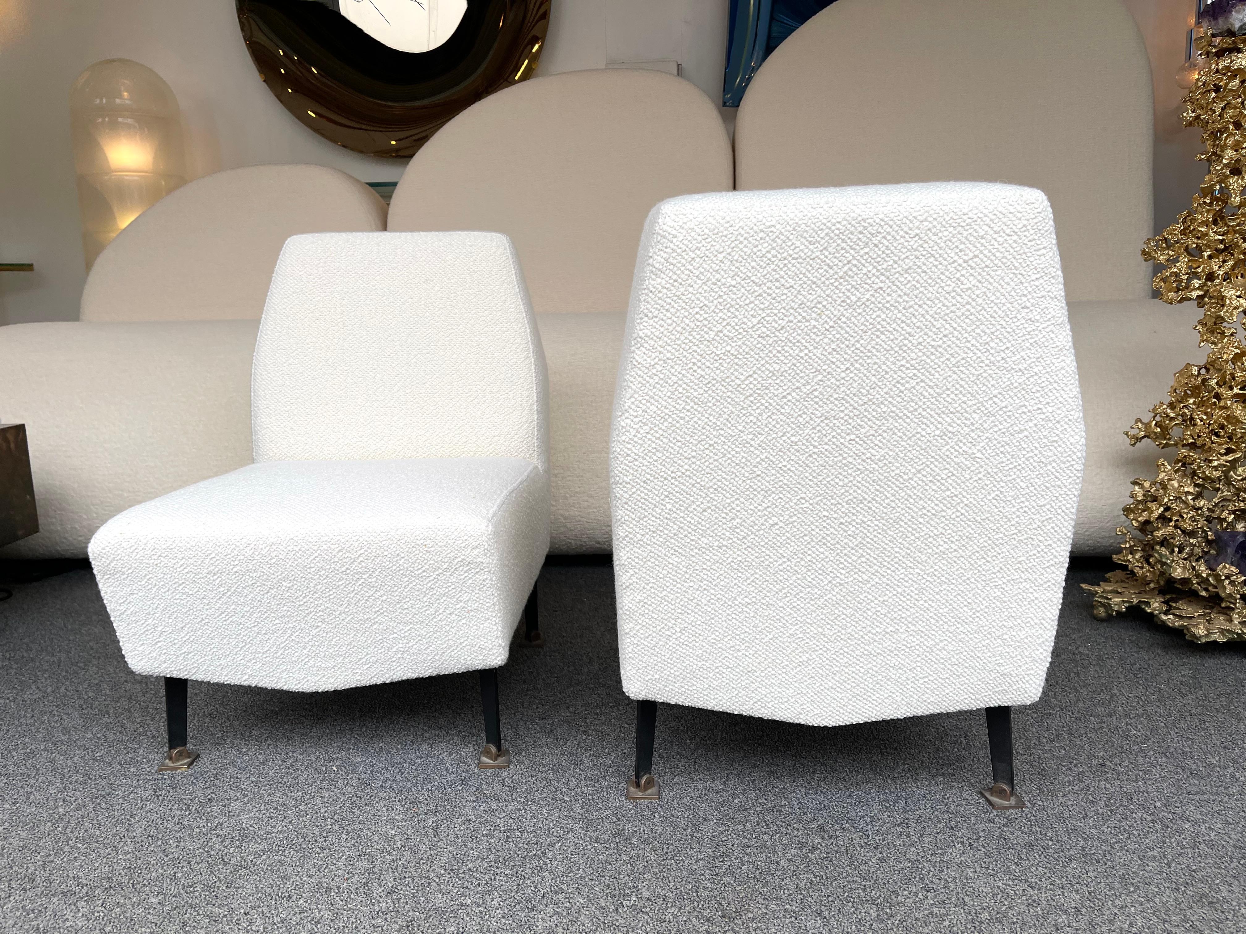 Mid-Century Modern Pair of Slipper Chairs Bouclé Fabric by Studio APA for Lenzi, Italy, 1960s For Sale